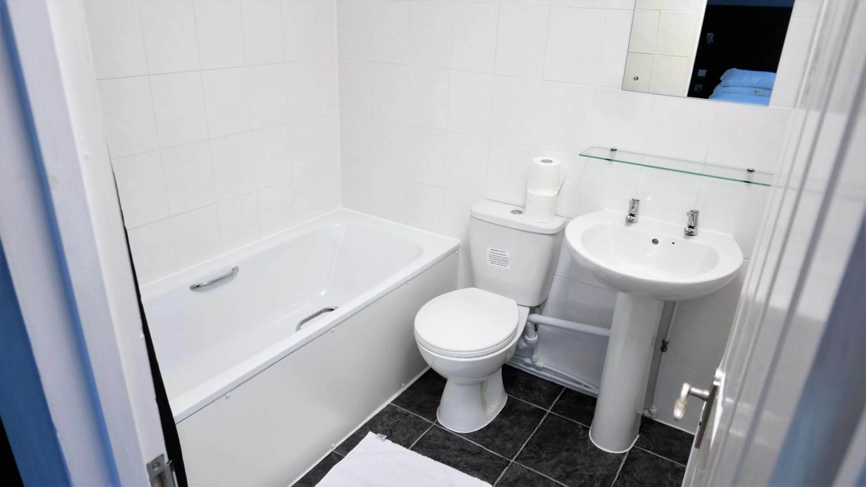 Shower in Warrens Village Motel and Self Catering