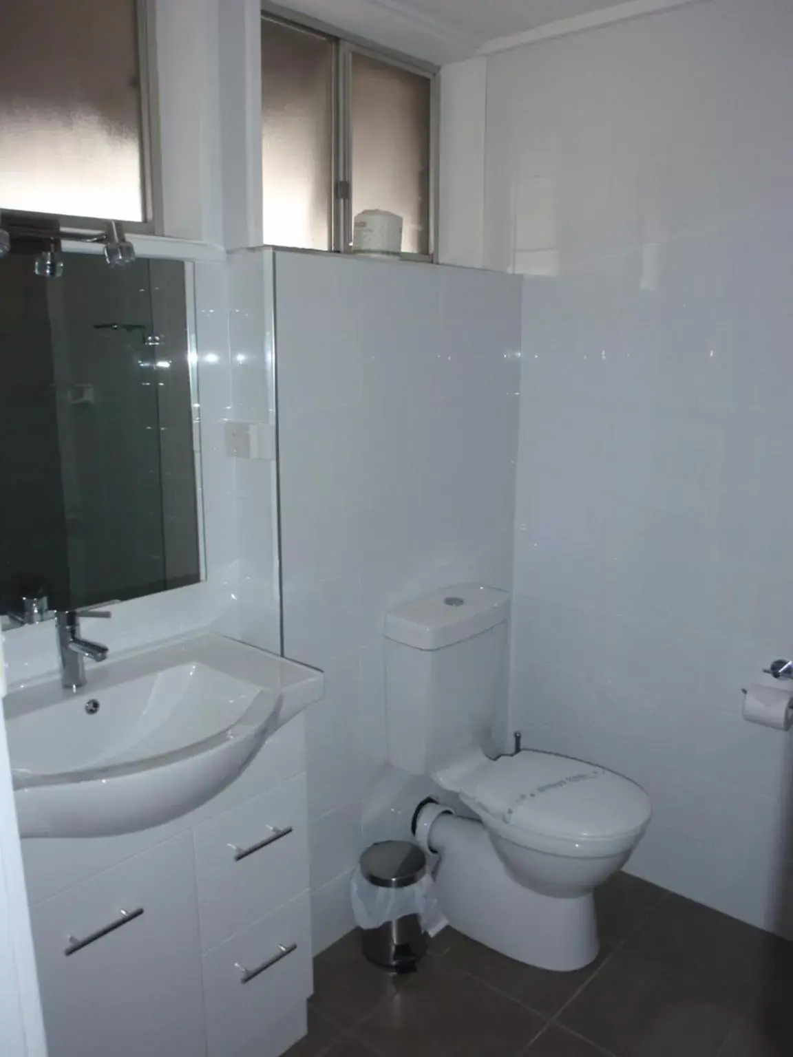 Deluxe Twin Room in Mid City Plantation Motel Deluxe Twin Room in Mid City Plantation Motel