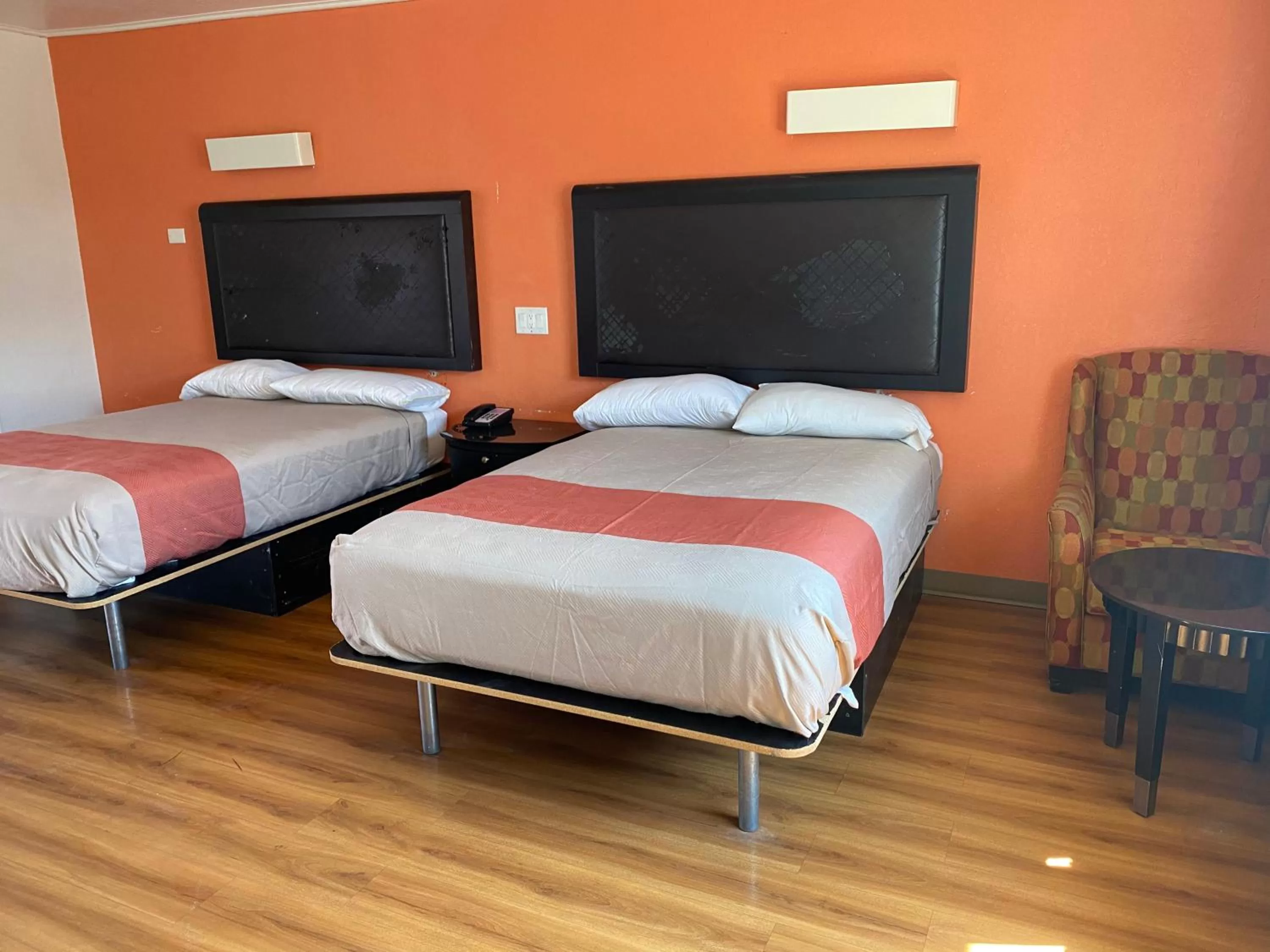 Bed in Executive Inn