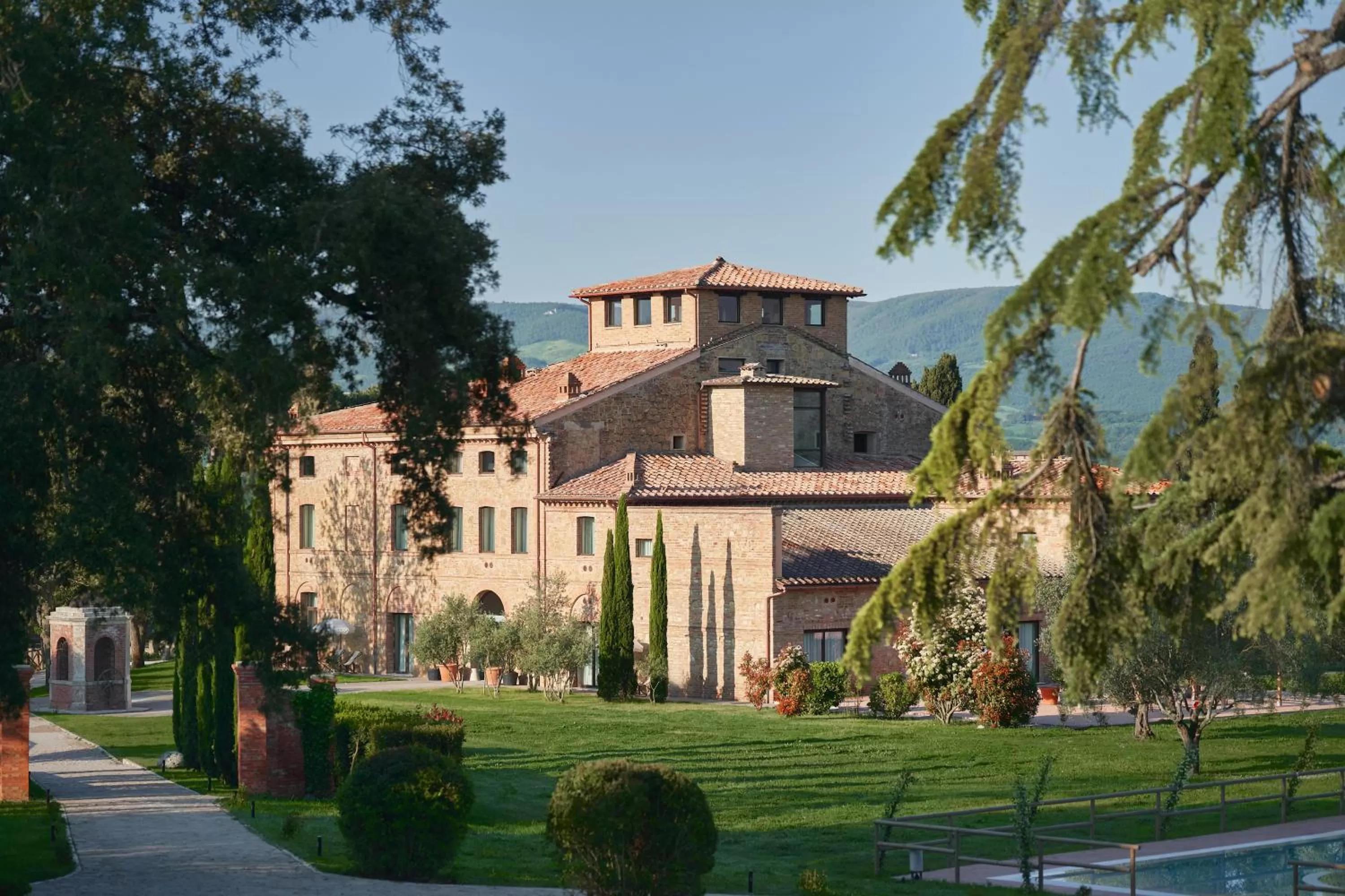 Property building in Precise Tale Poggio Alla Sala