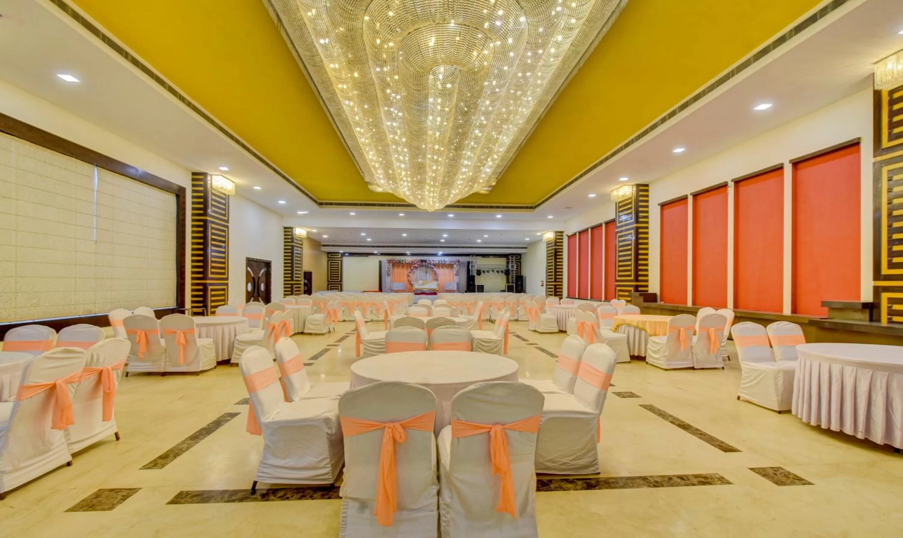 Banquet/Function facilities in Treebo Elysee, Patel Nagar