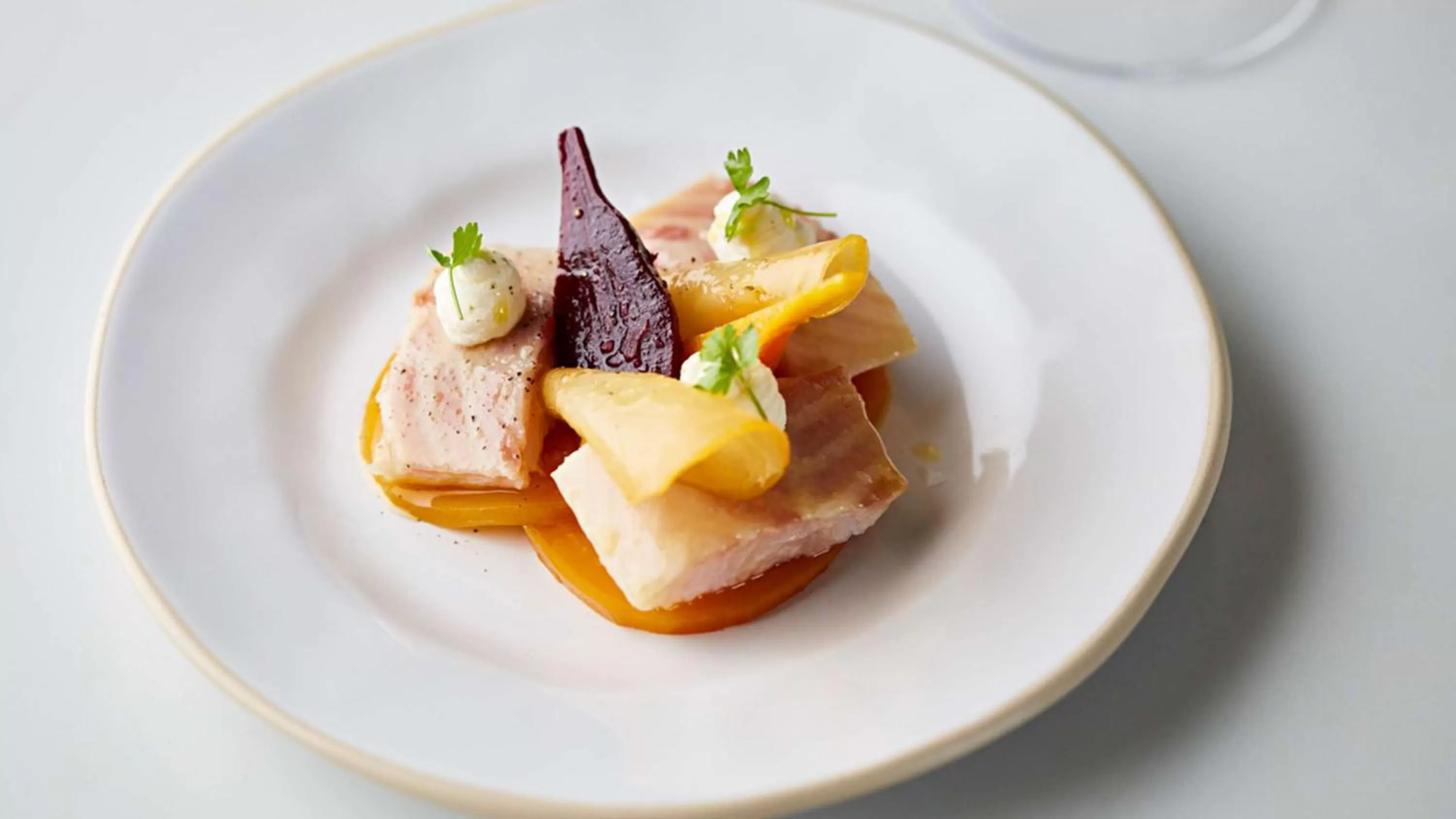 Restaurant/places to eat in Holmes Hotel London