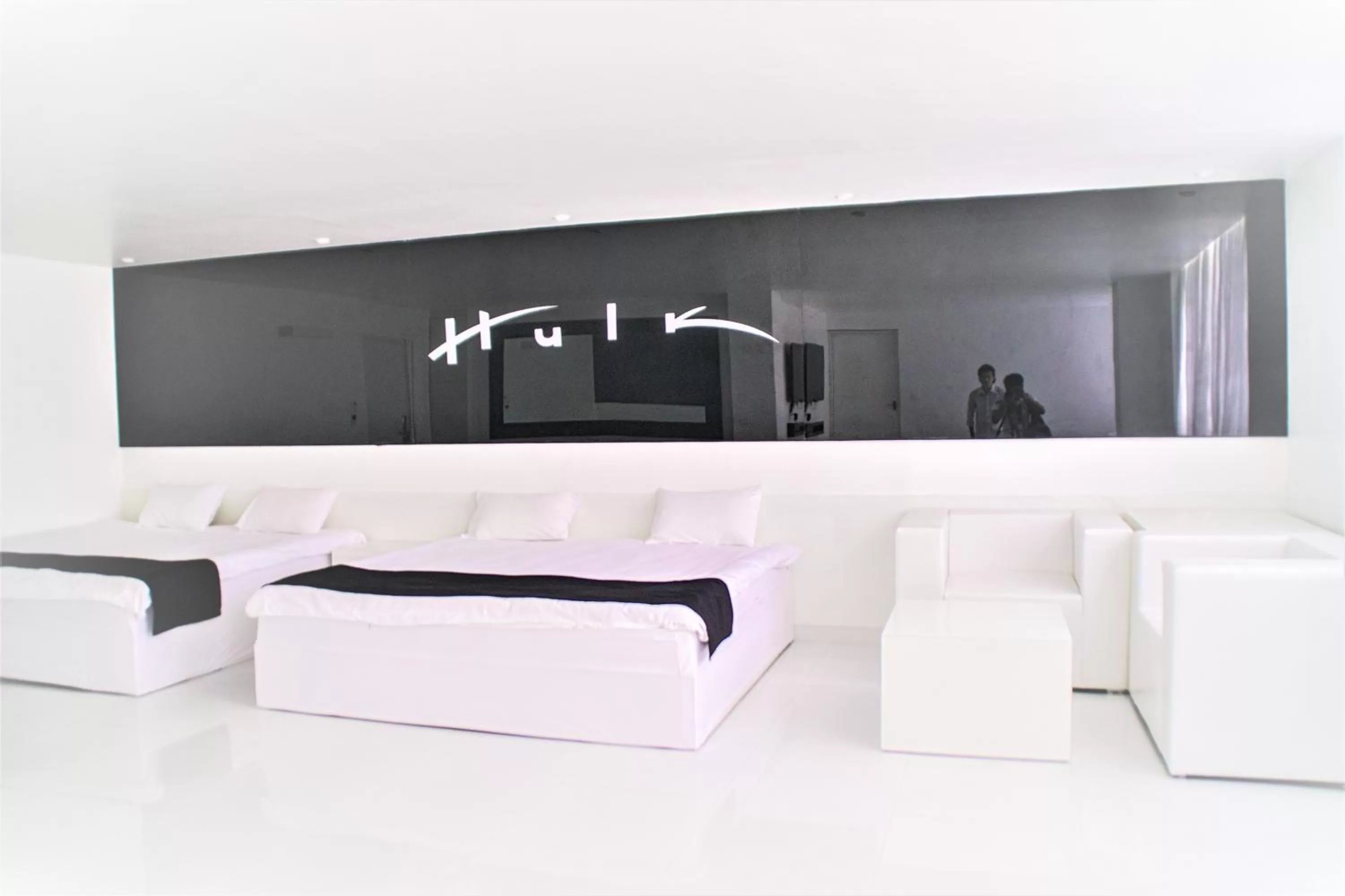 Bedroom, Bathroom in Hotel Hulk