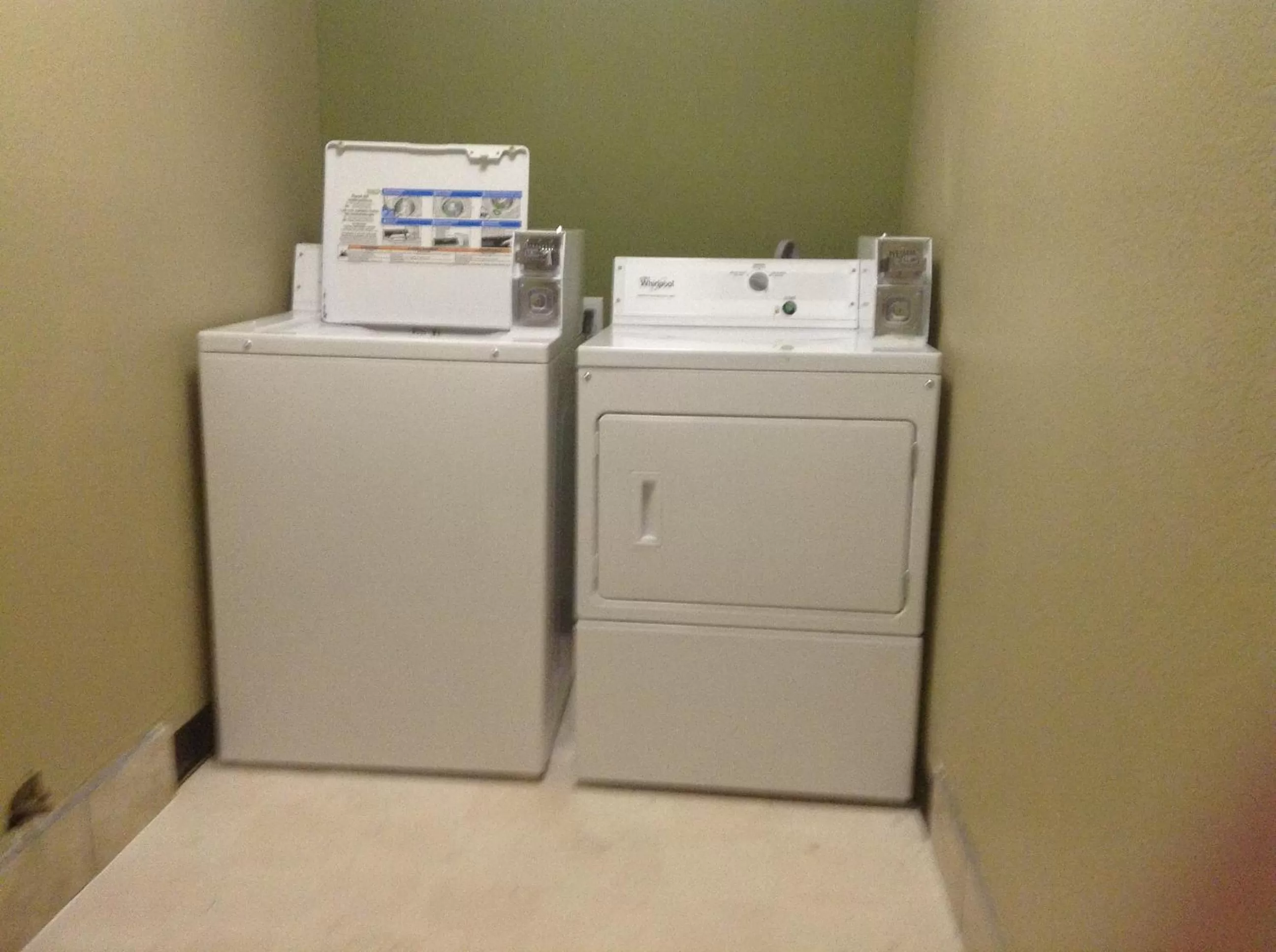 laundry in Super 8 by Wyndham Sikeston/Miner Area