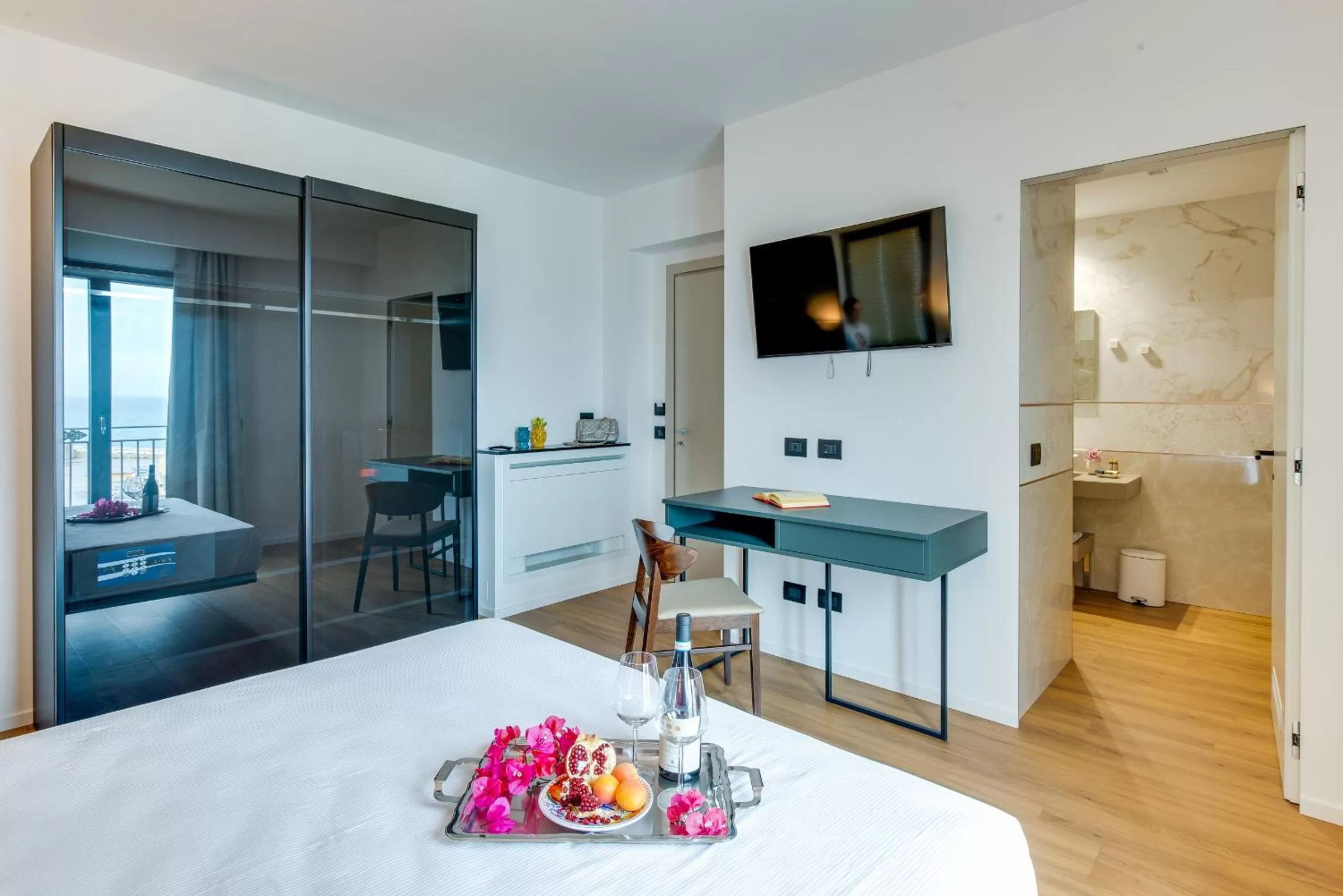 Bedroom, Bed in RoccaRegina Hotel