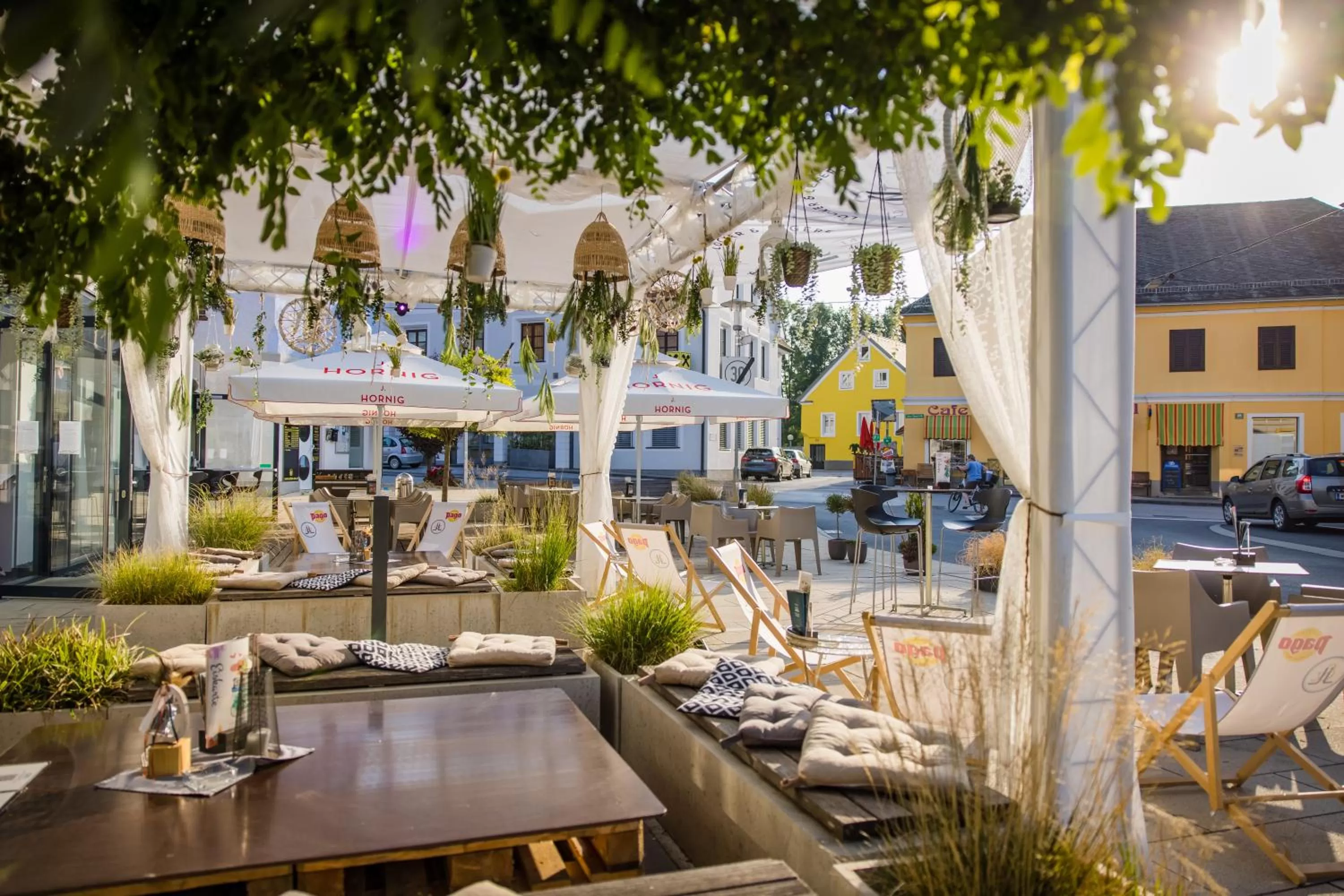 Hotel Locker & Legere