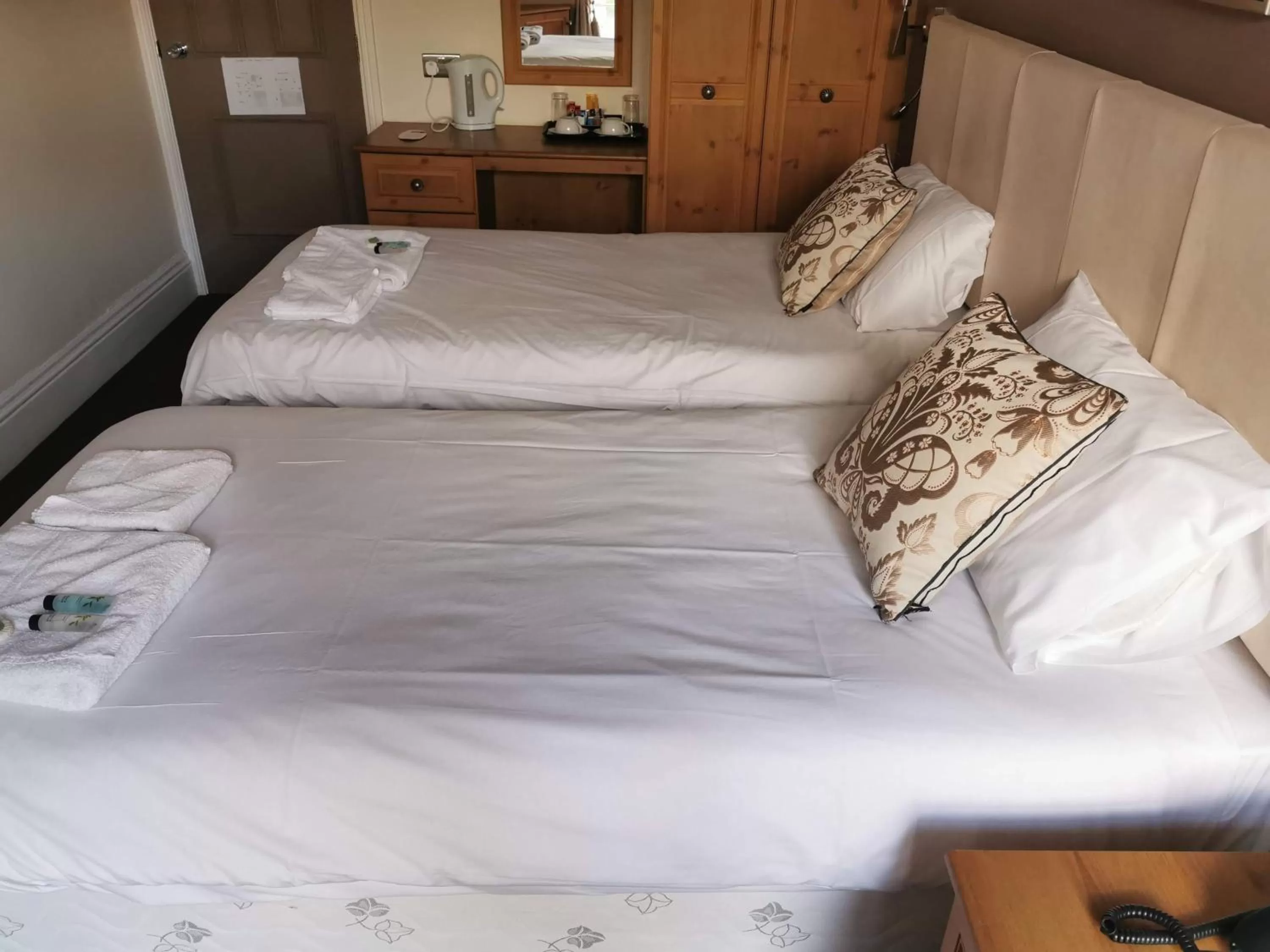 Bed in The Queens Hotel