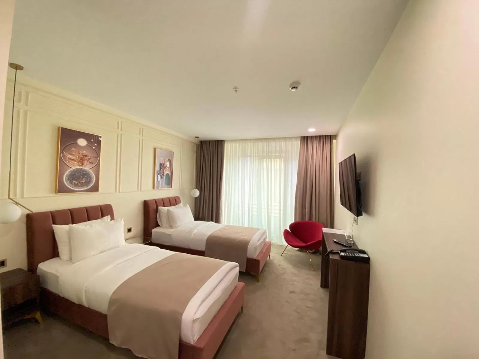 Photo of the whole room, Bed in Orden Hotel