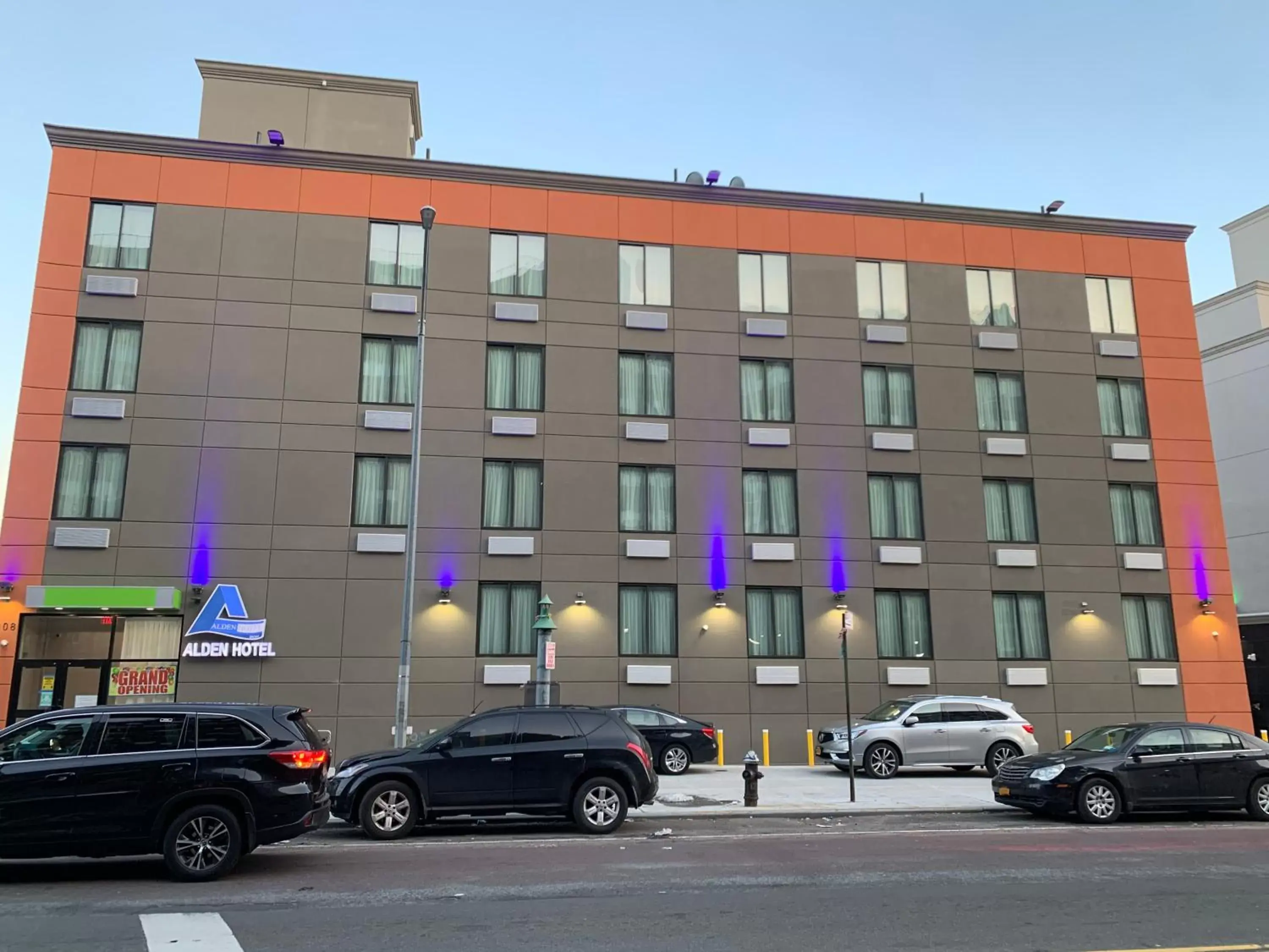 Property Building in Alden Hotel Property Building in Alden Hotel