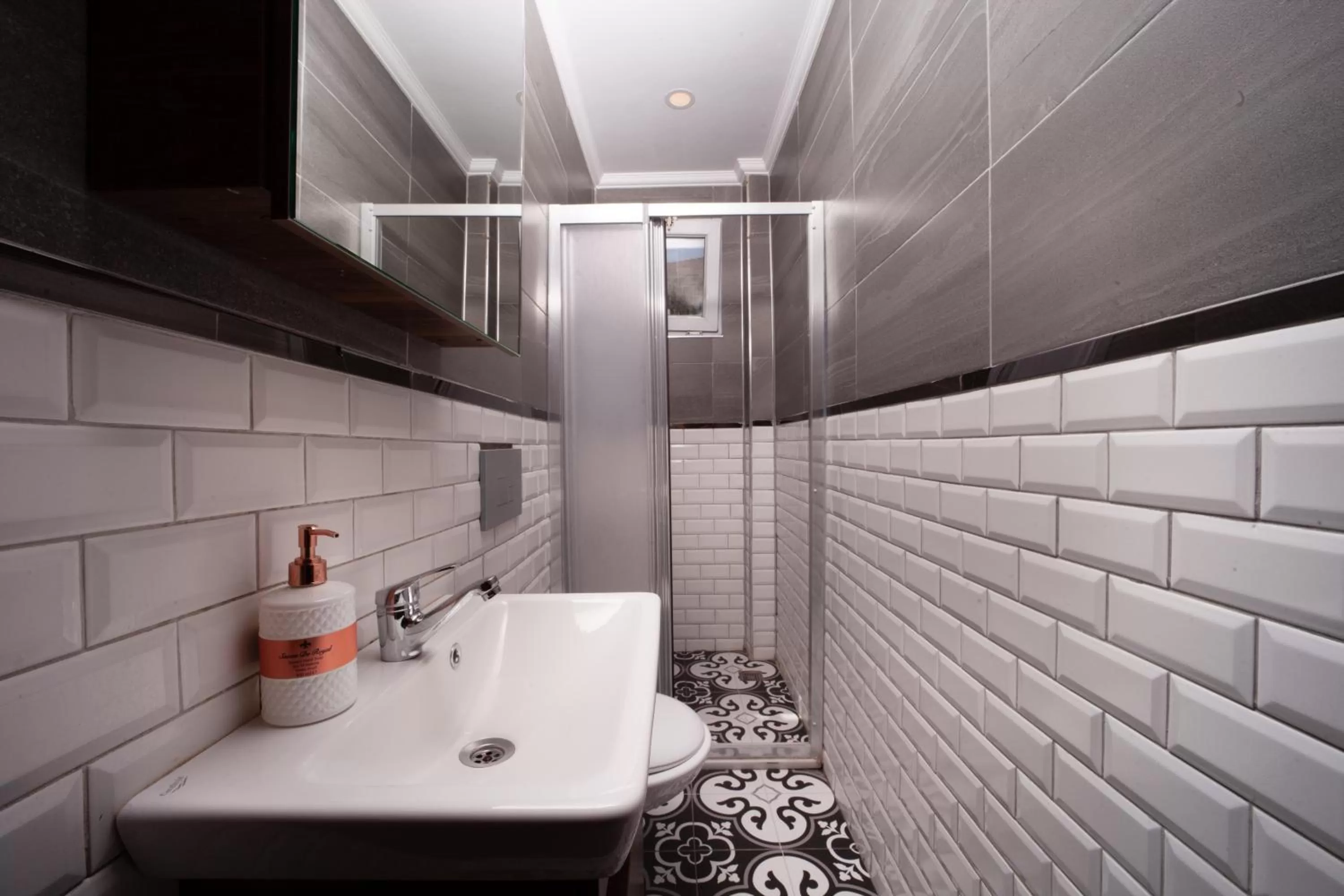 Bathroom in taxim cool