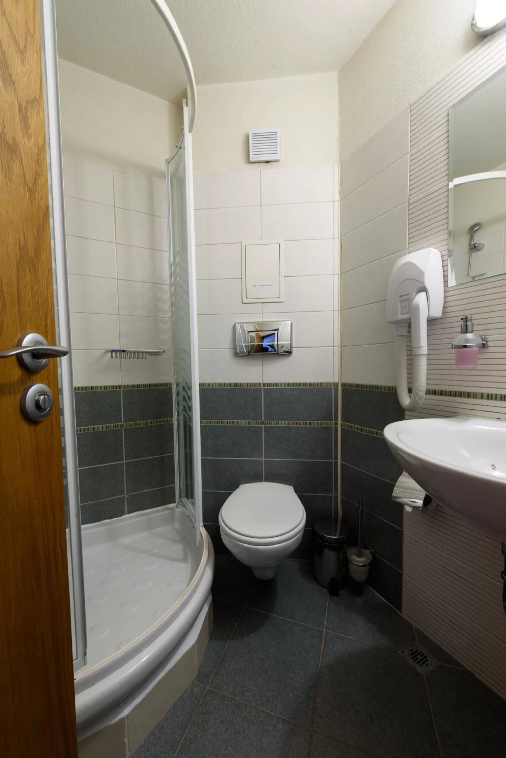 Bathroom in Kap House Family Hotel