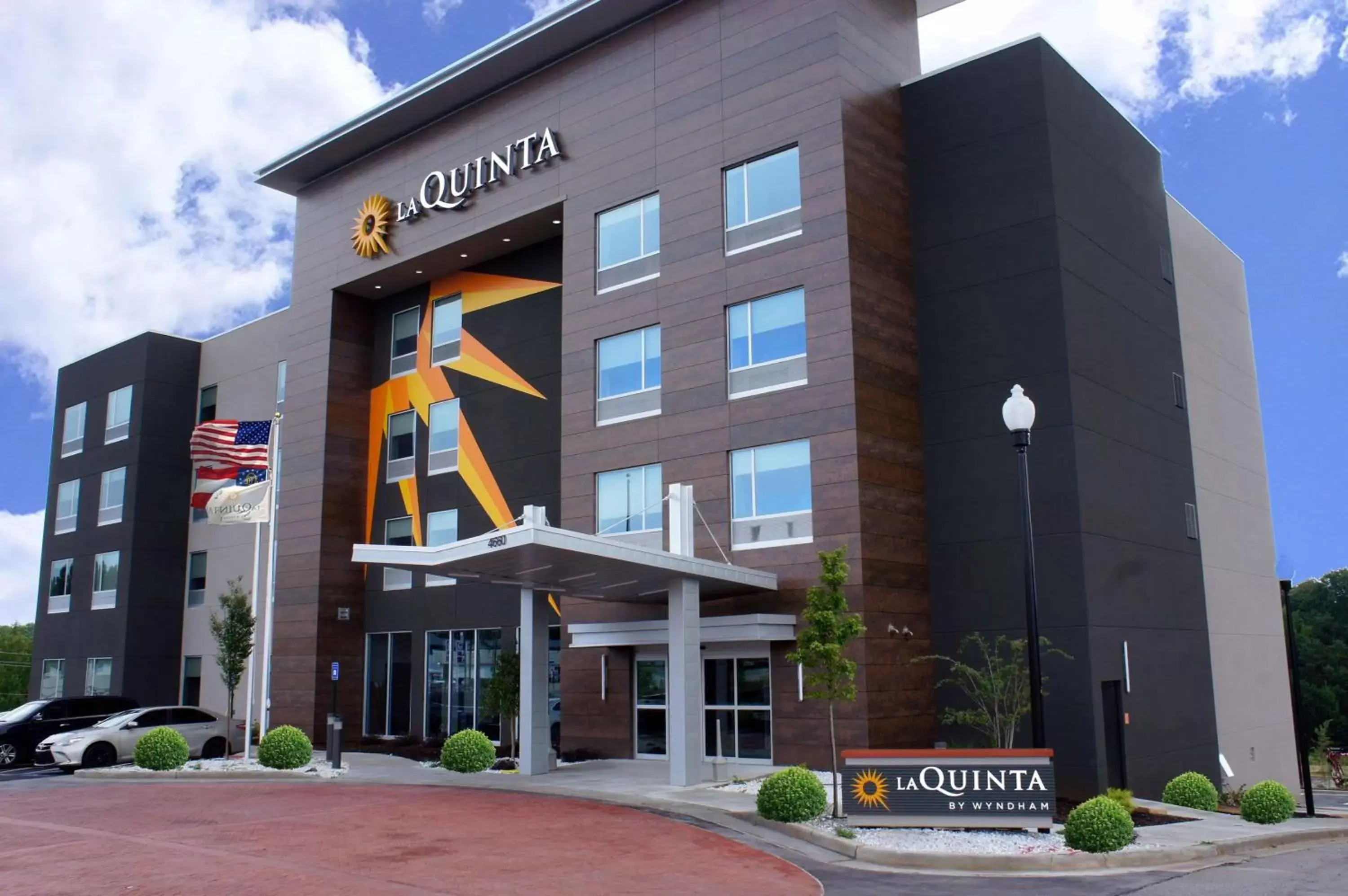La Quinta Inn & Suites by Wyndham Locust Grove La Quinta Inn & Suites by Wyndham Locust Grove