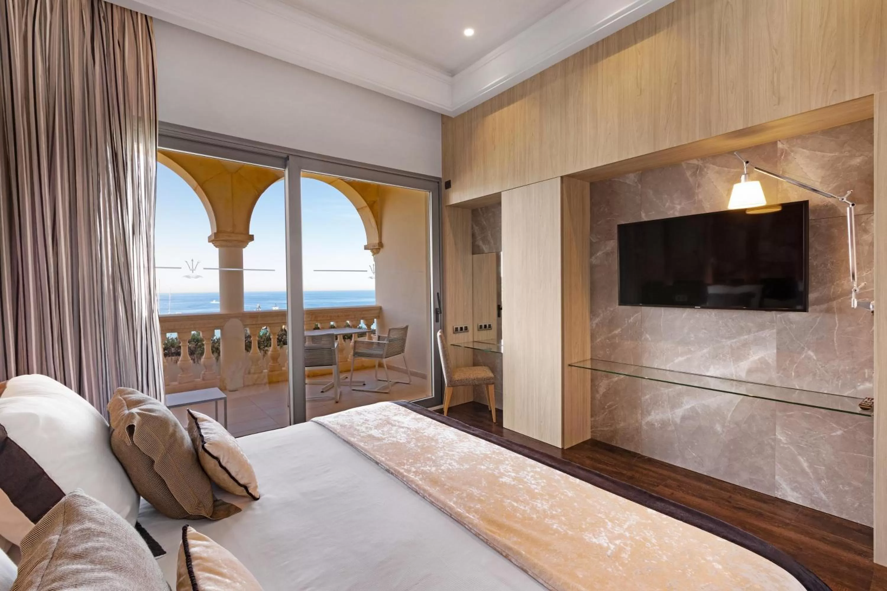 Photo of the whole room, Bed in Pure Salt Port Adriano - Adults Only