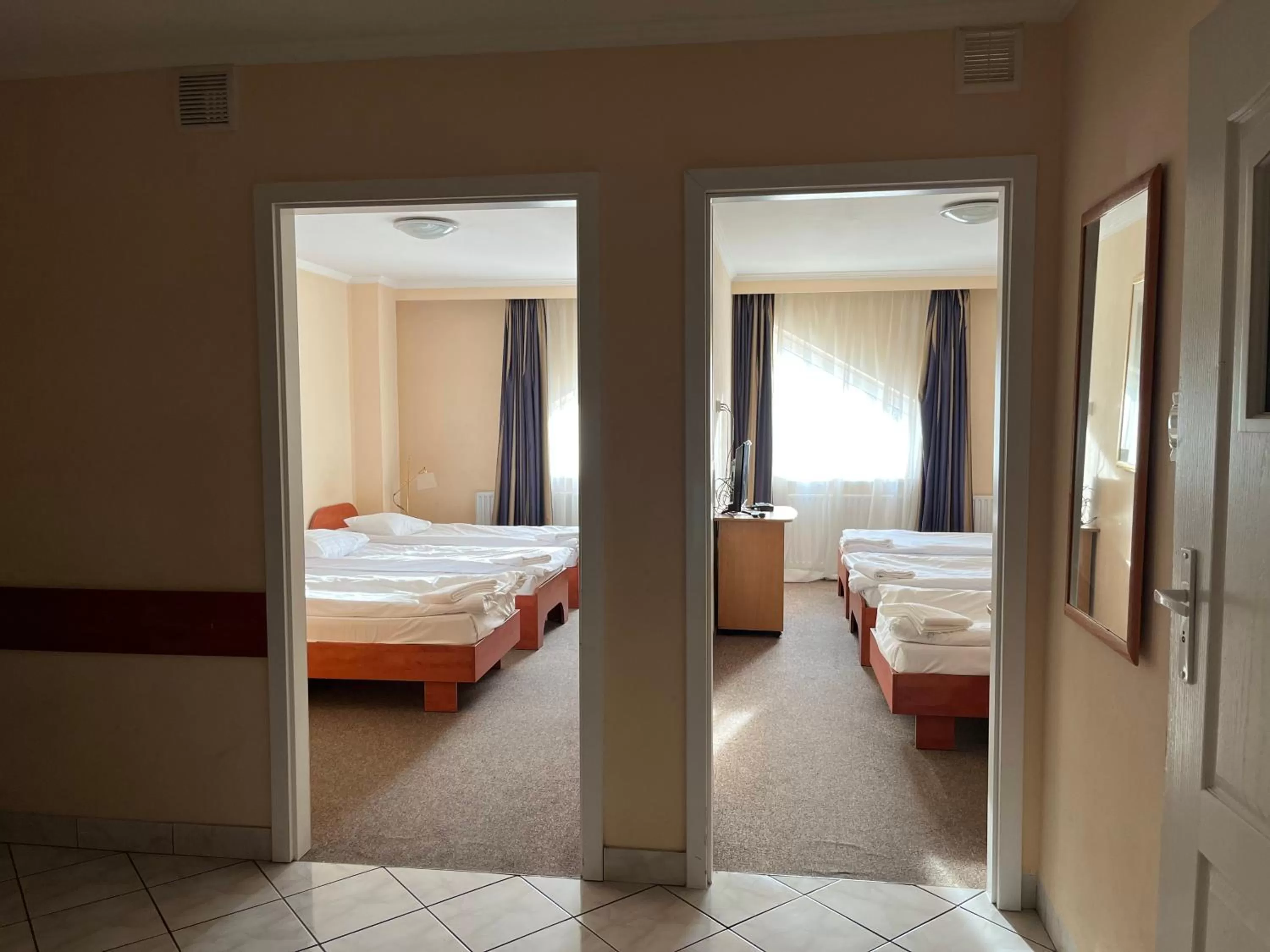 Two-Bedroom Apartment in Noclegi Hit Rooms & Apartments