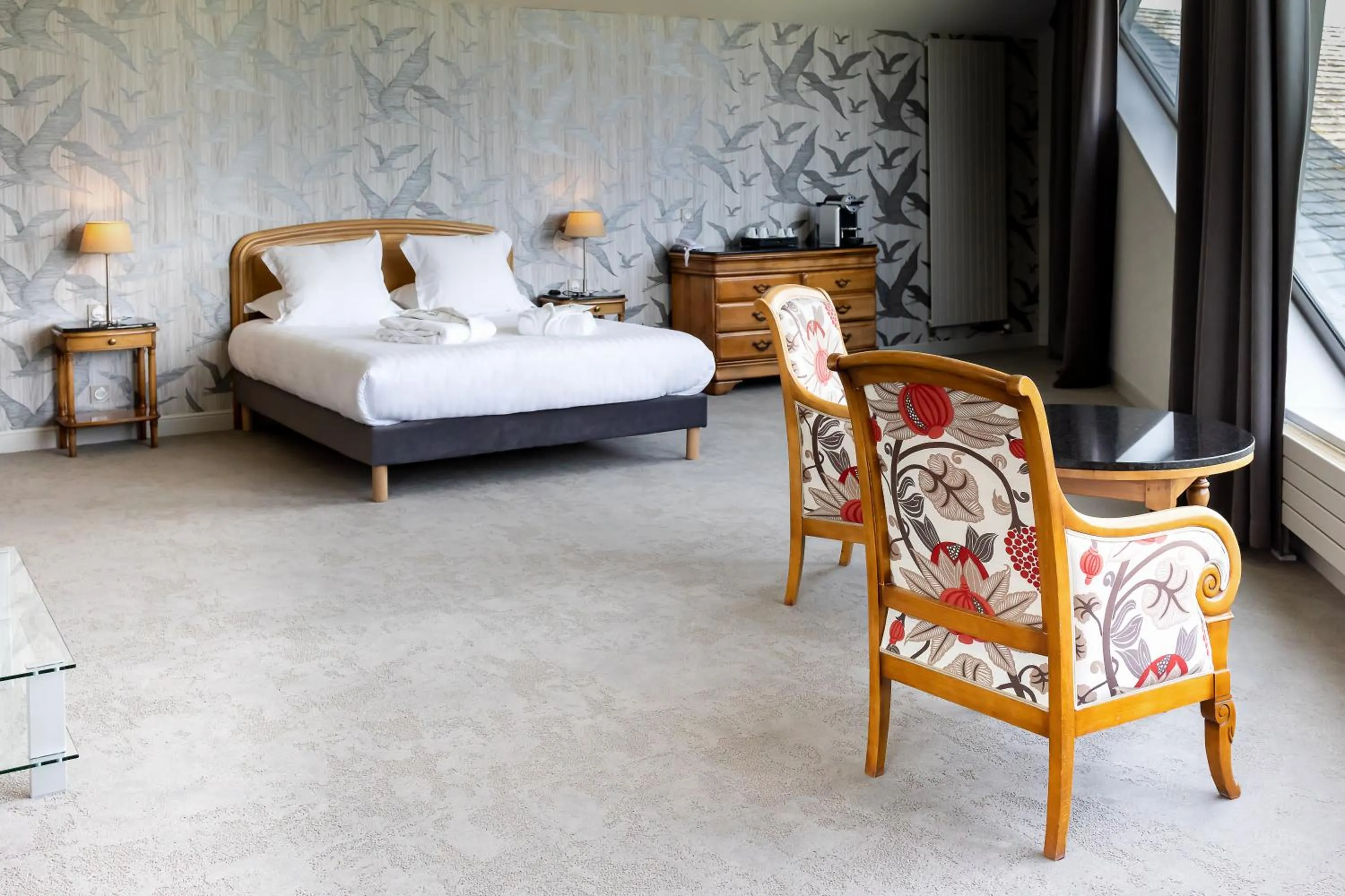 Photo of the whole room, Bed in Le Relais Saint Michel