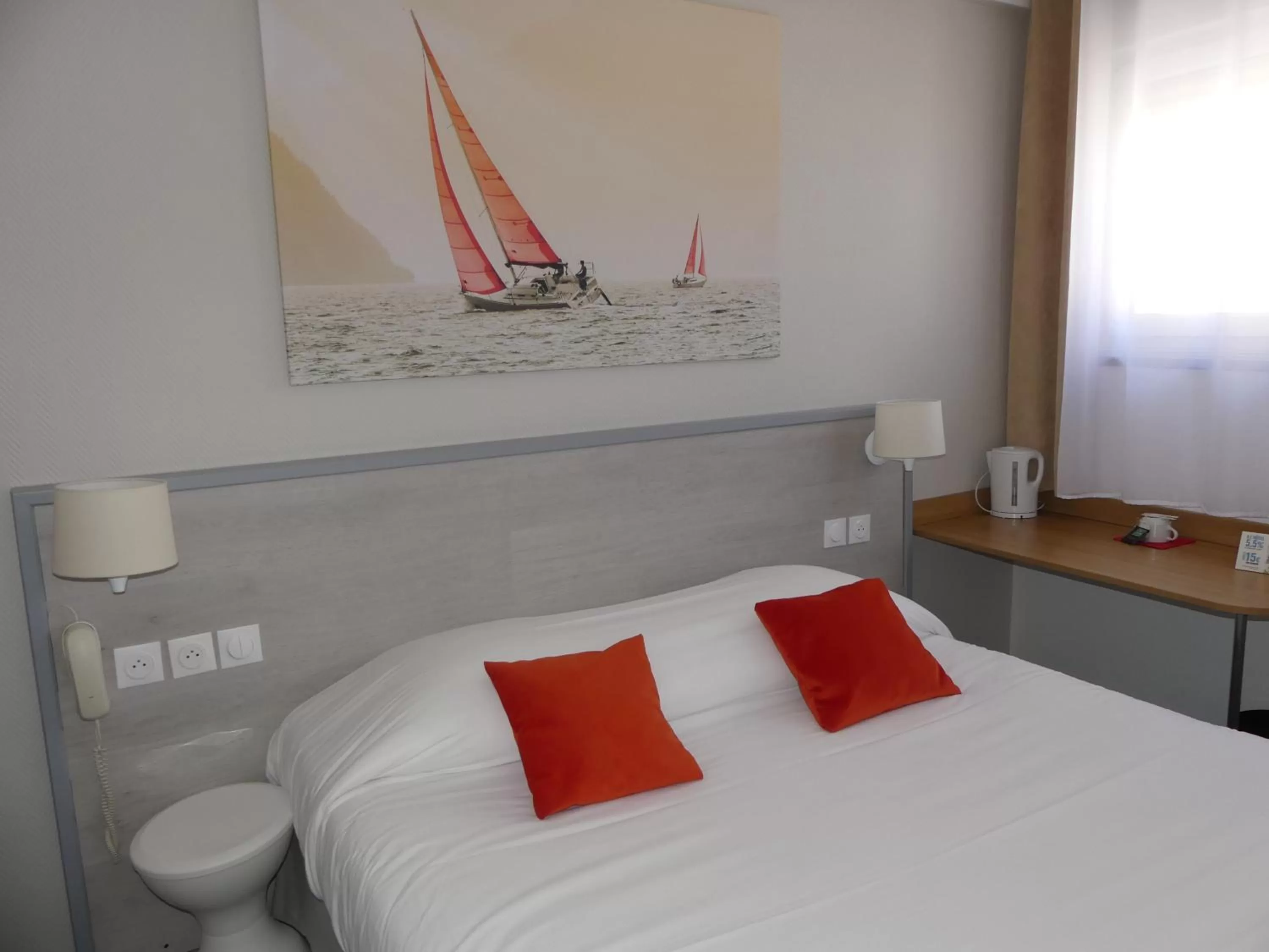 Bedroom, Bed in Logis REX HOTEL Lorient