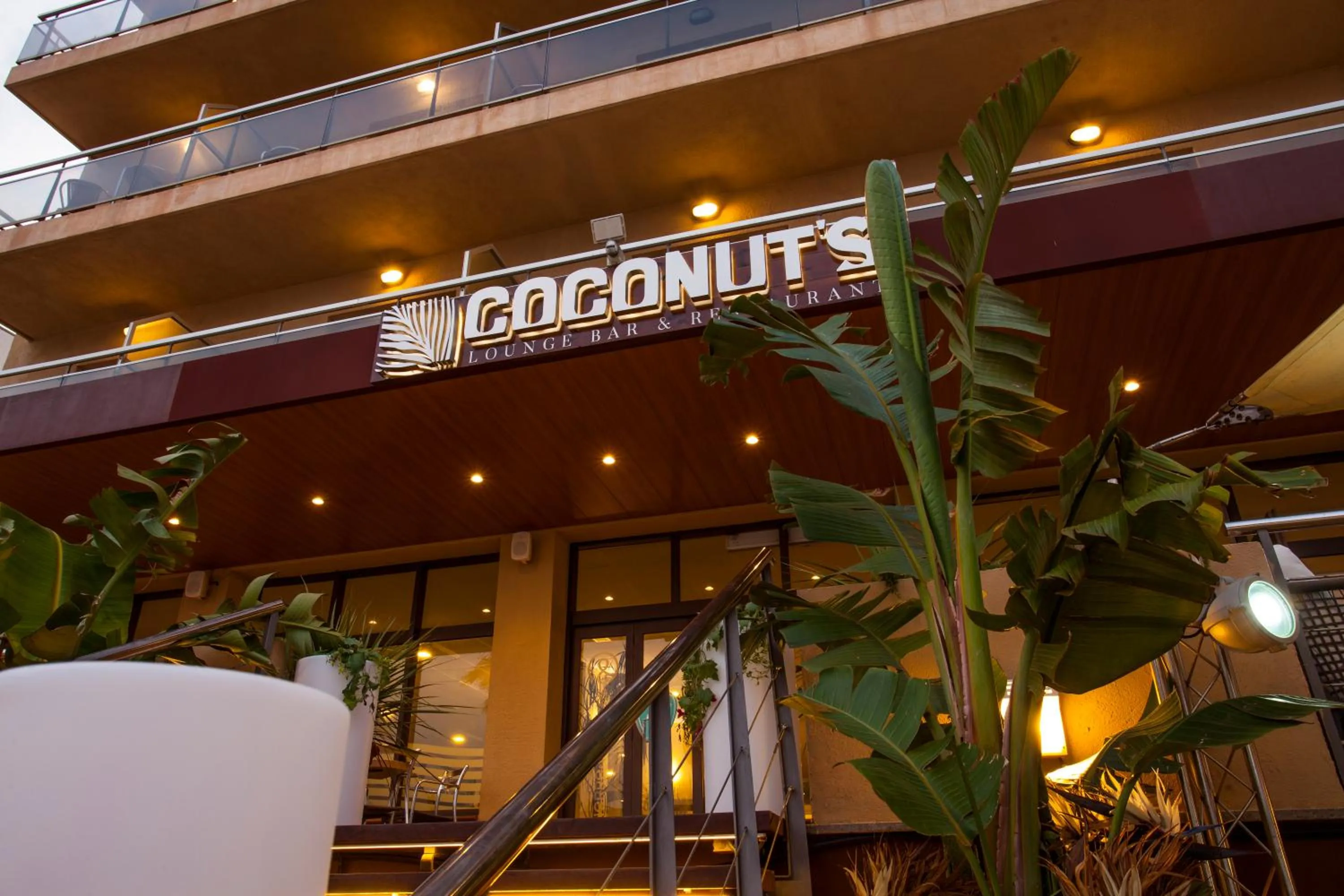 Property building in Hotel Monterrey Roses by Pierre & Vacances