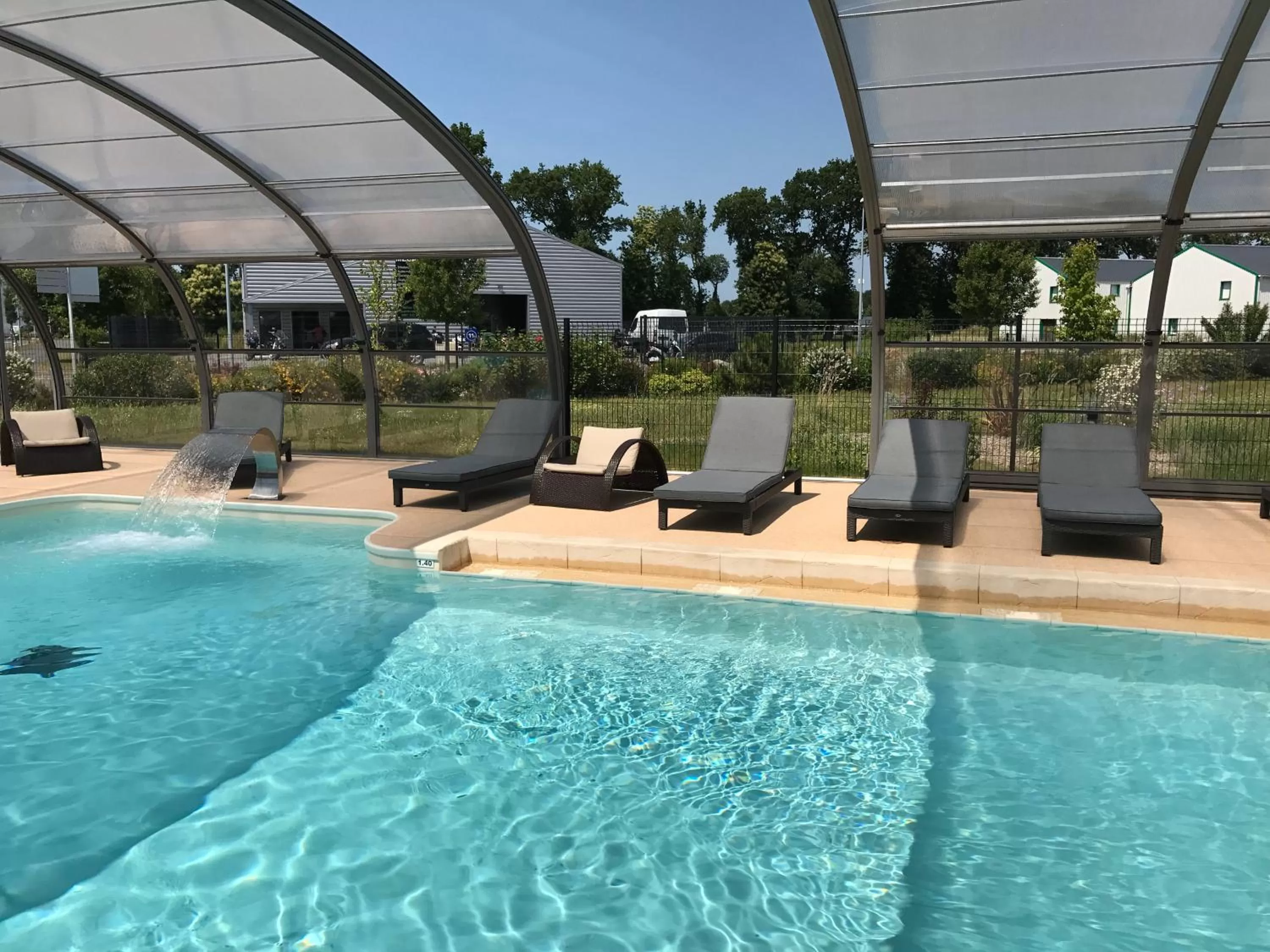 Swimming pool in Kyriad Dol-de-Bretagne