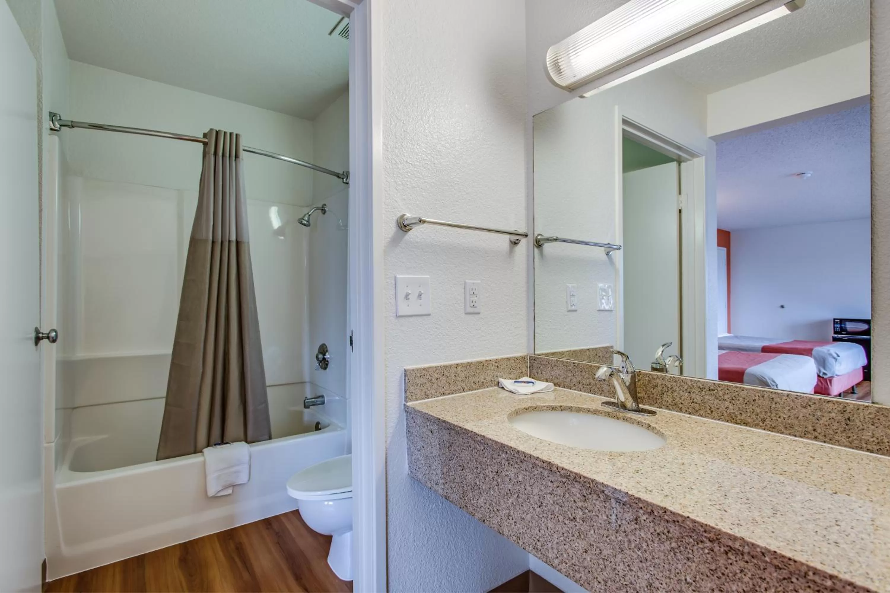Bathroom, Bed in Motel 6-Fairfield, CA - North
