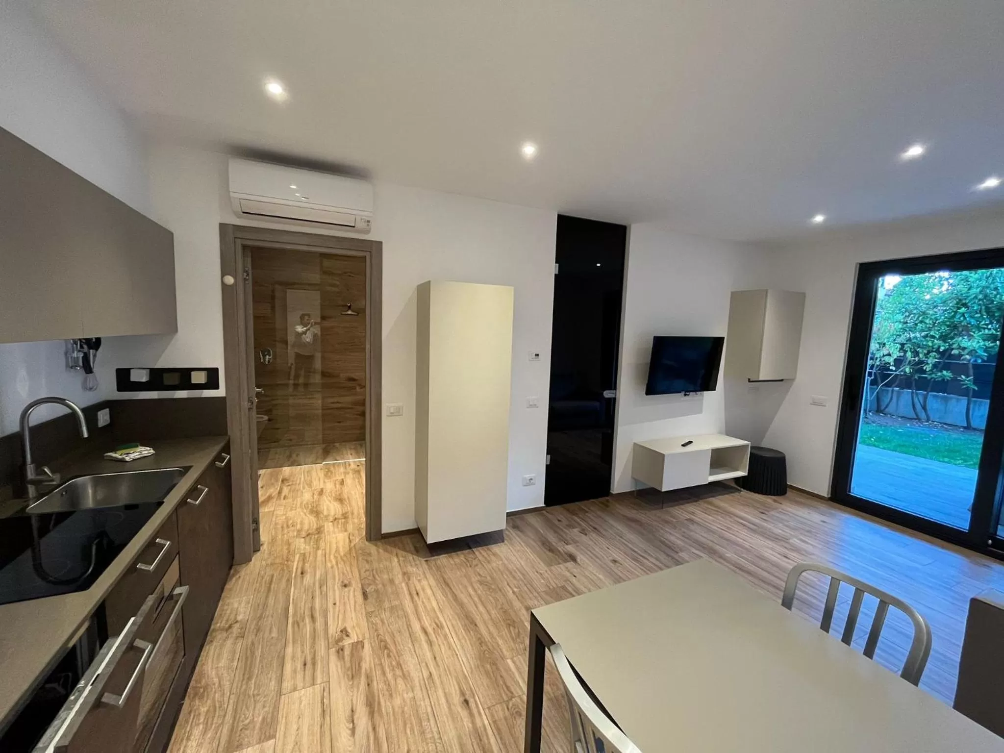 Kitchen or kitchenette in Riva Lake Lodge