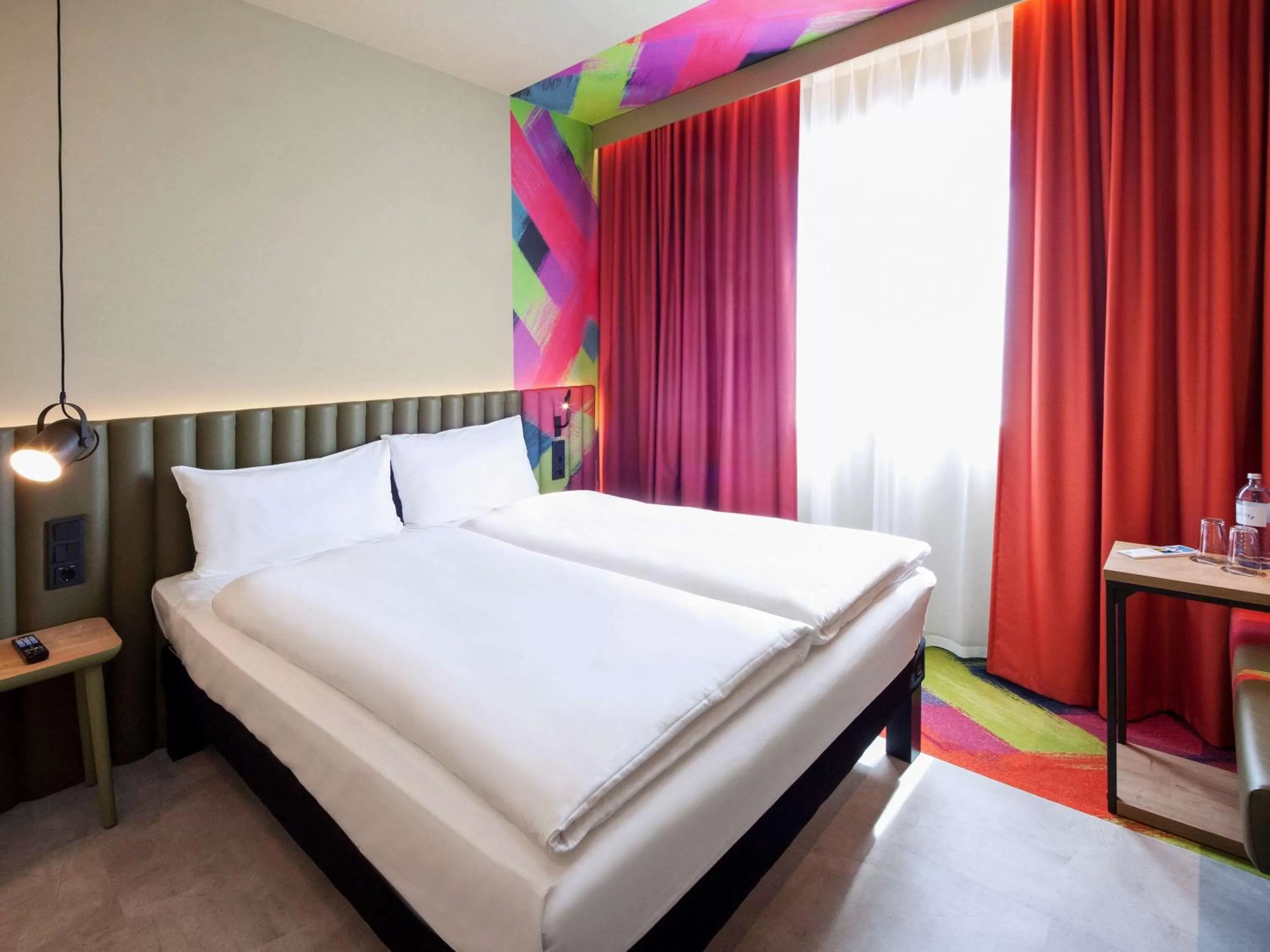 Photo of the whole room, Bed in ibis Styles Parndorf Neusiedler See