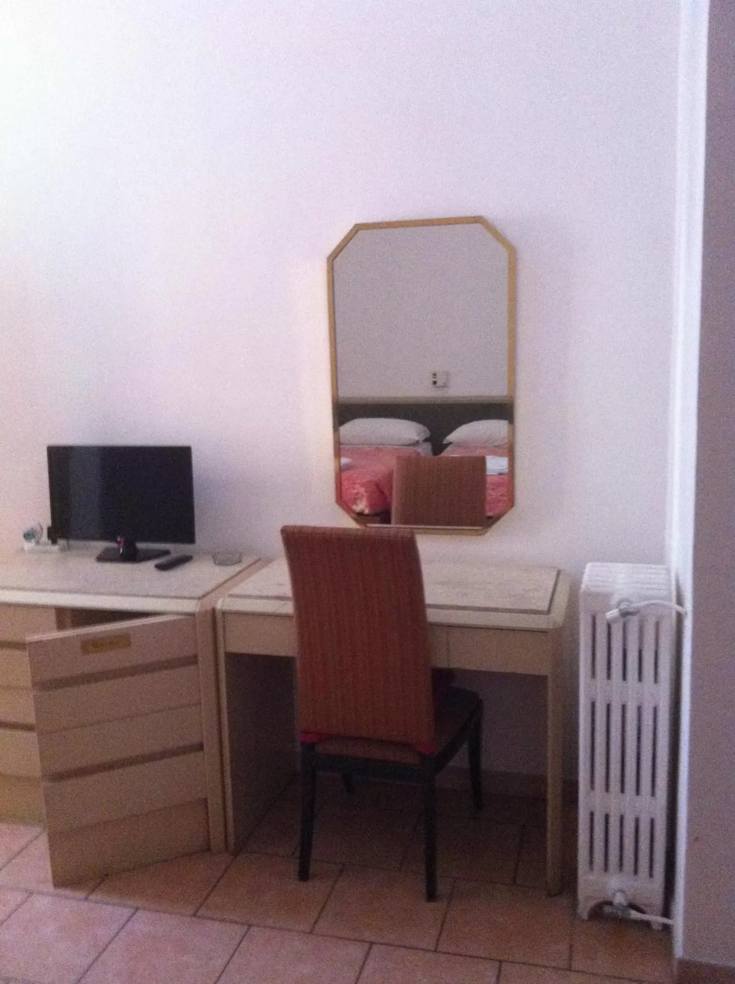 Photo of the whole room in Hotel Gambara