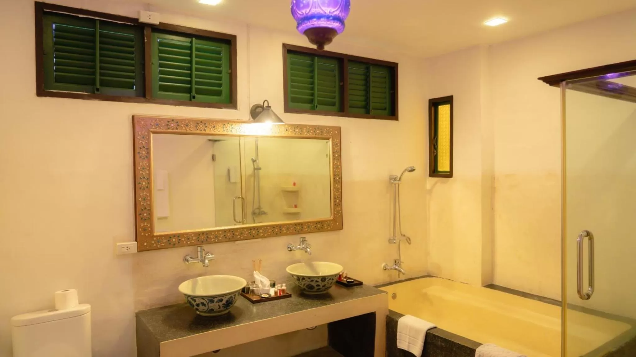 Bathroom in Cheva Gallery Boutique Hotel