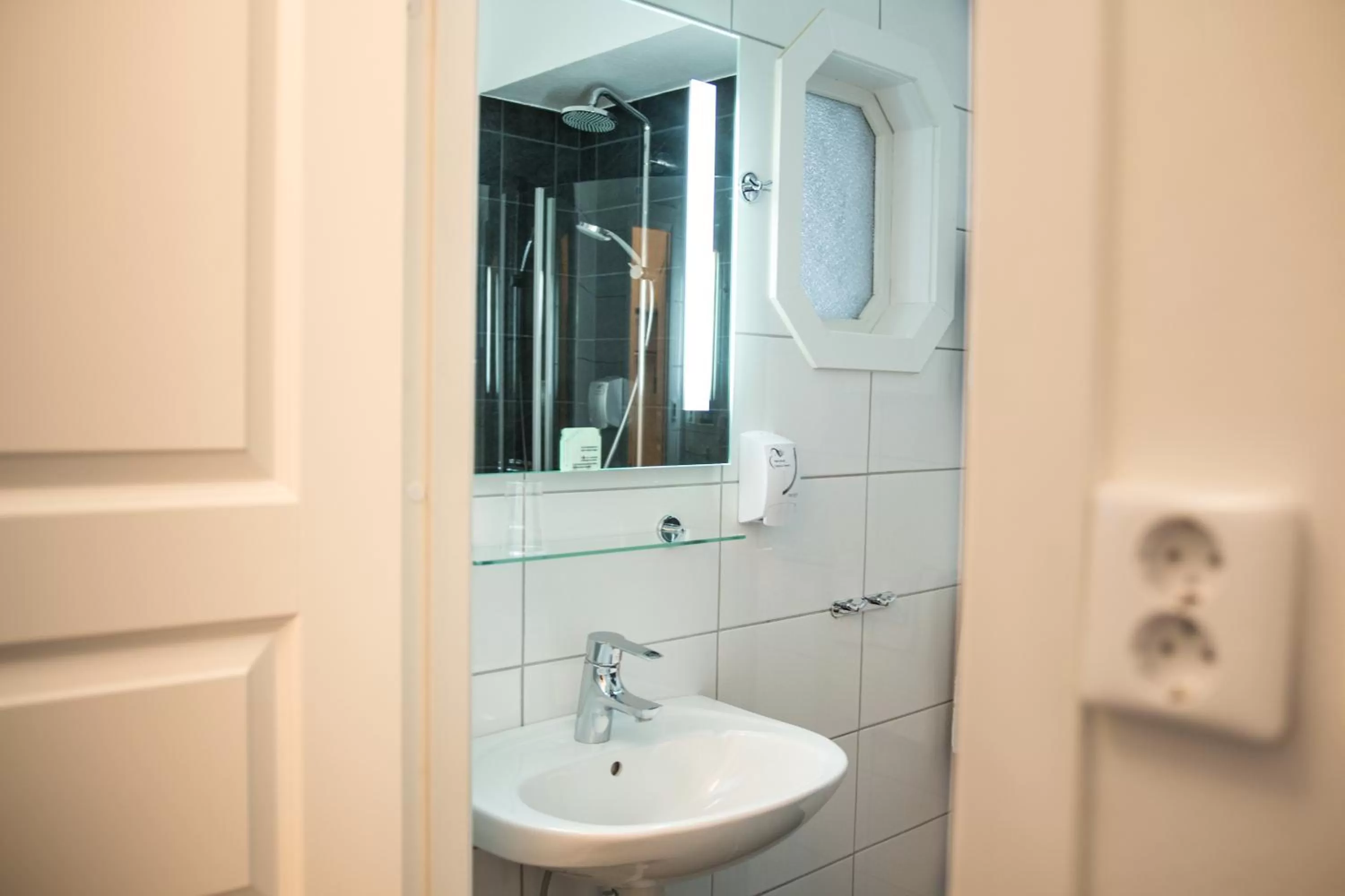 Bathroom in Sjögestad Motell