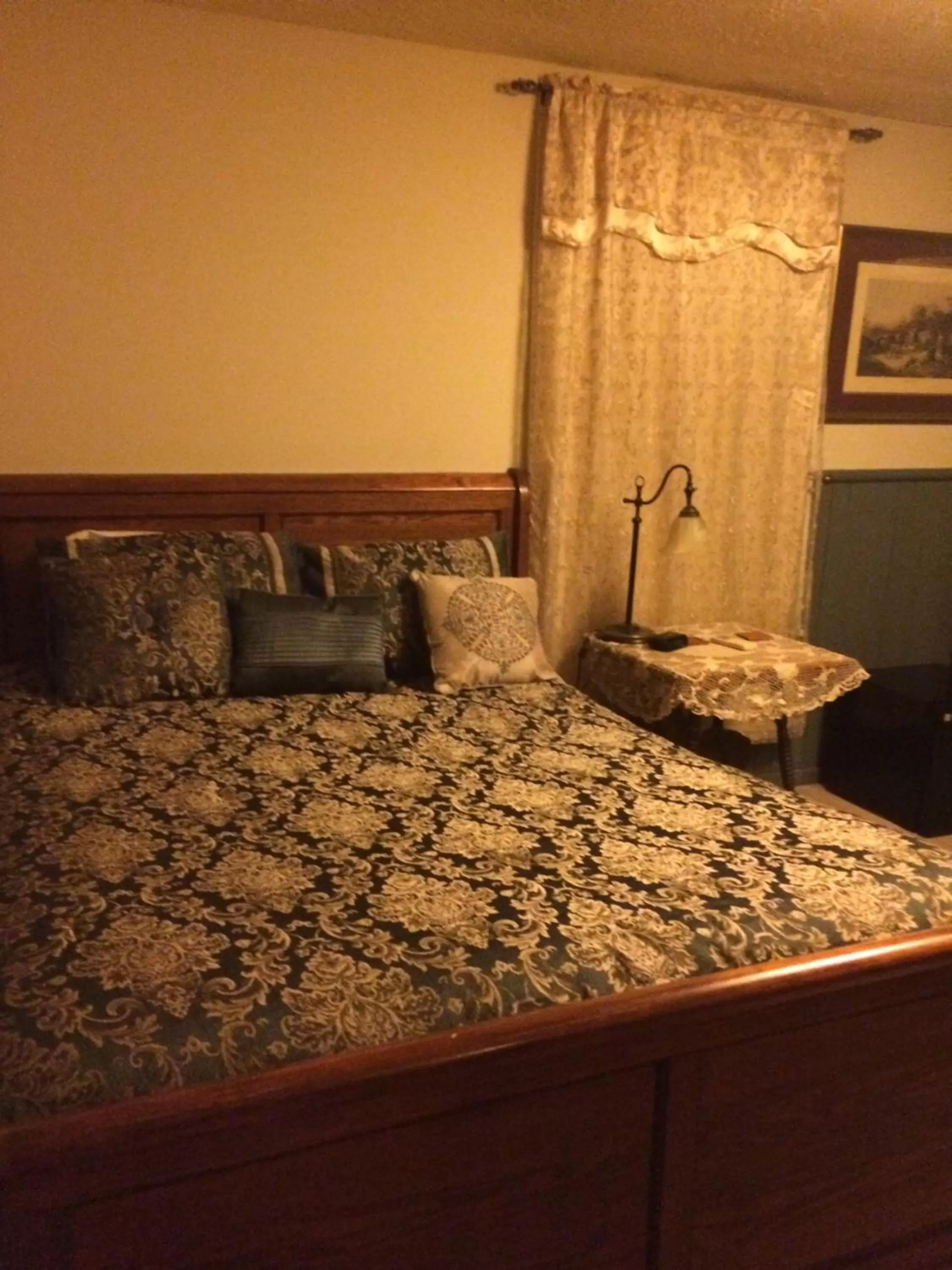 Bed in Main Street Bed & Breakfast
