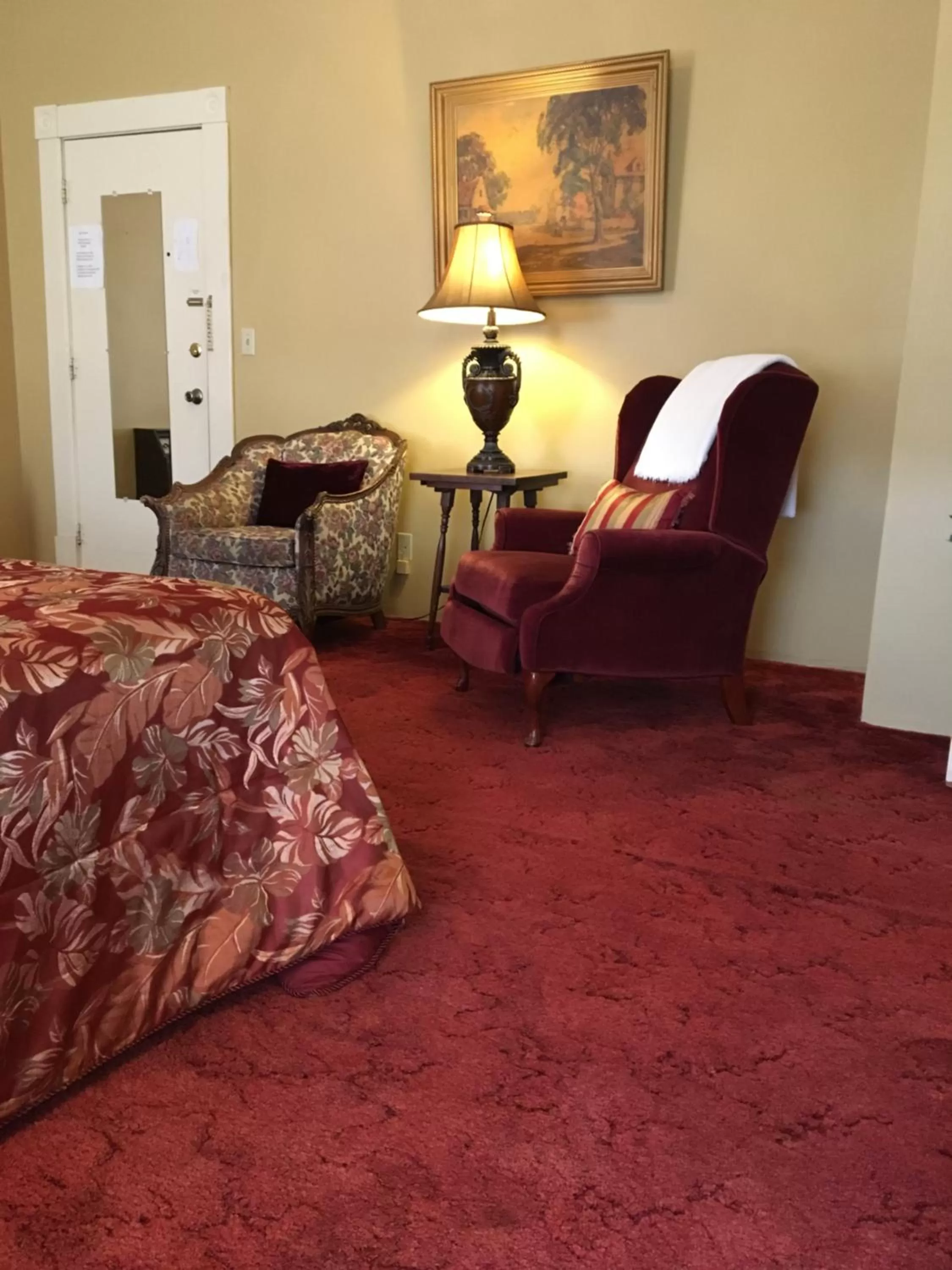 Bed in The Courtland Hotel & Spa