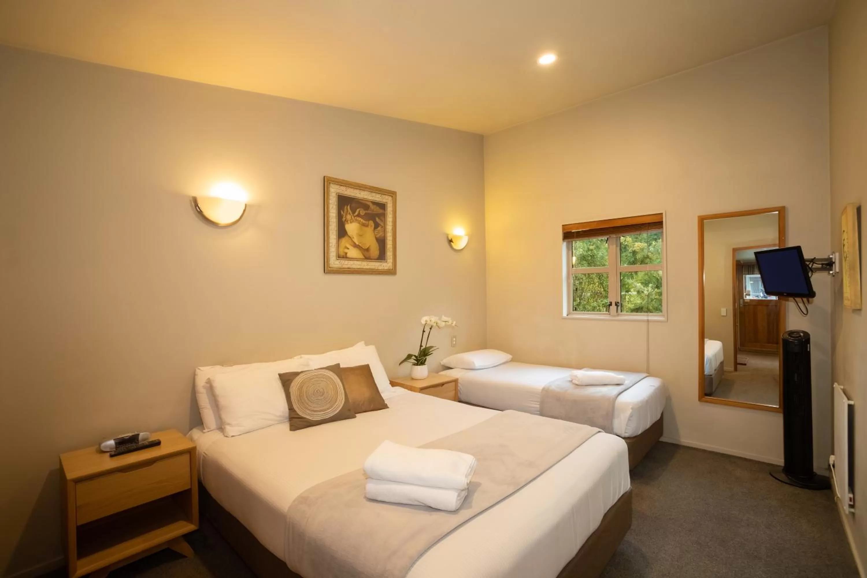 Bedroom, Bed in Cranbury Court Apartments