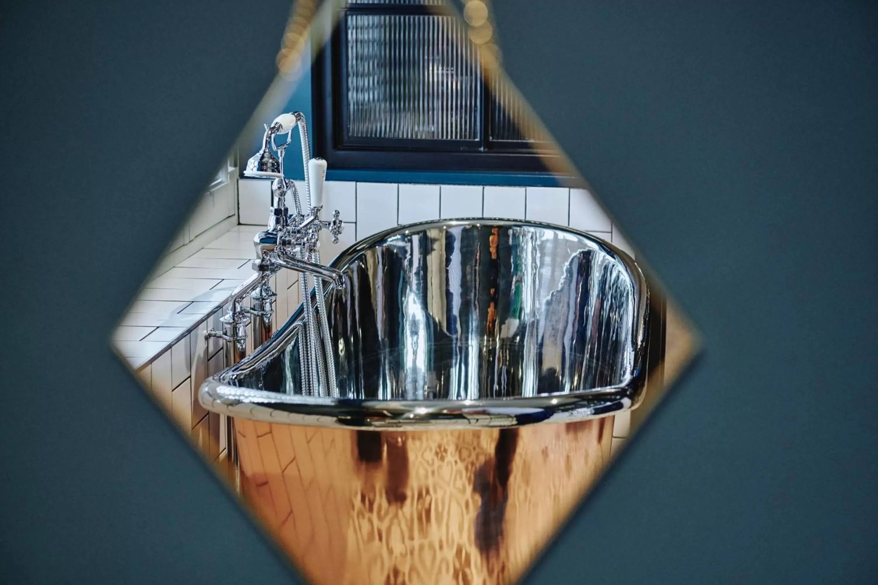 Bath in Kings Arms - Egham-Windsor