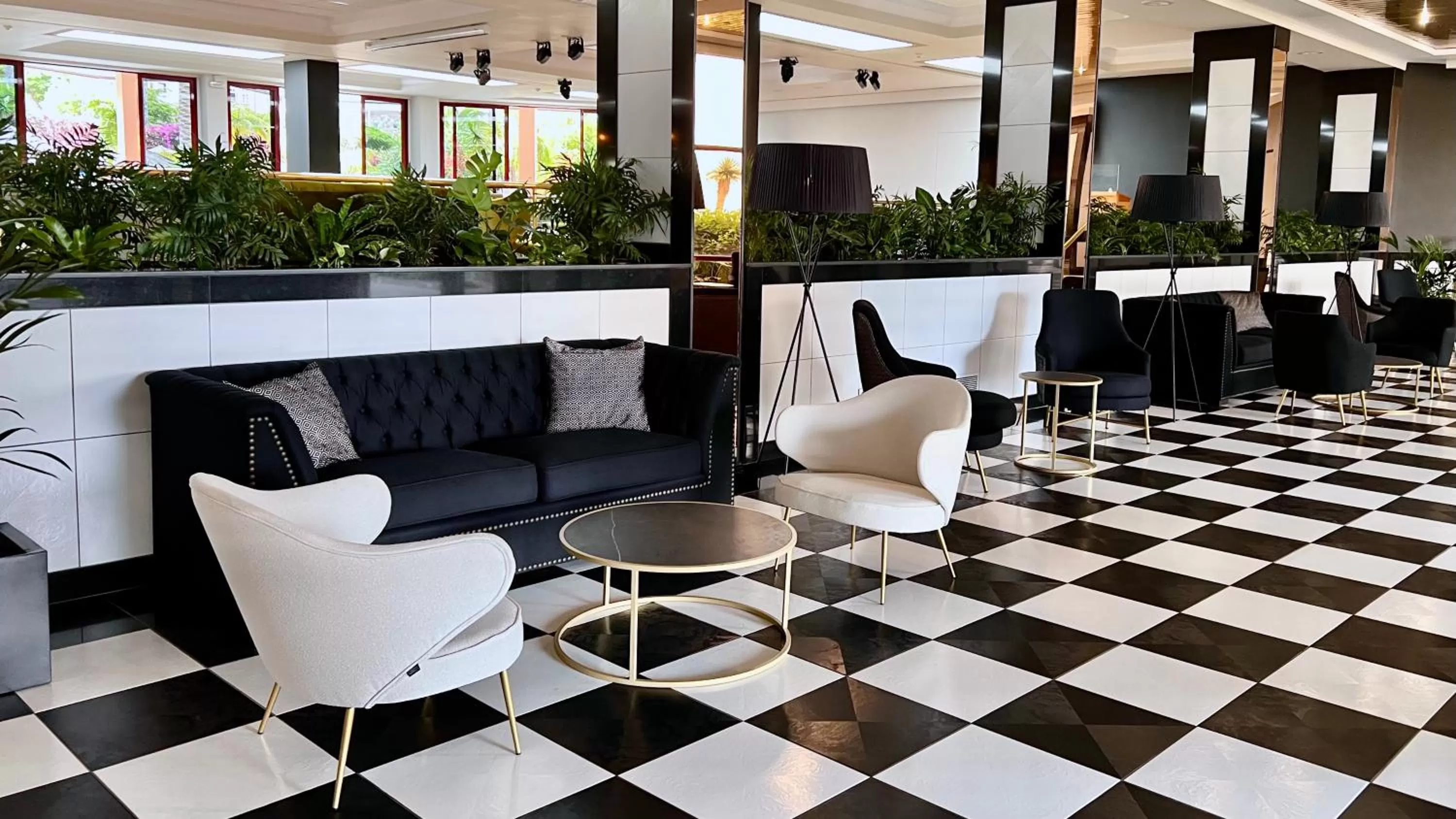 Lobby or reception in Hotel Puerto Palace