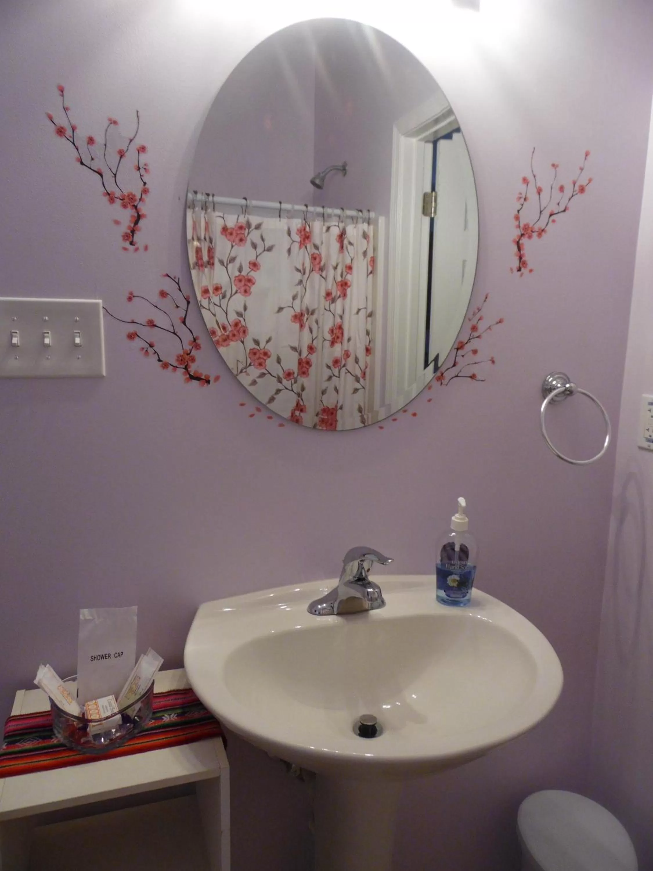 Bathroom in Cantuta Inn