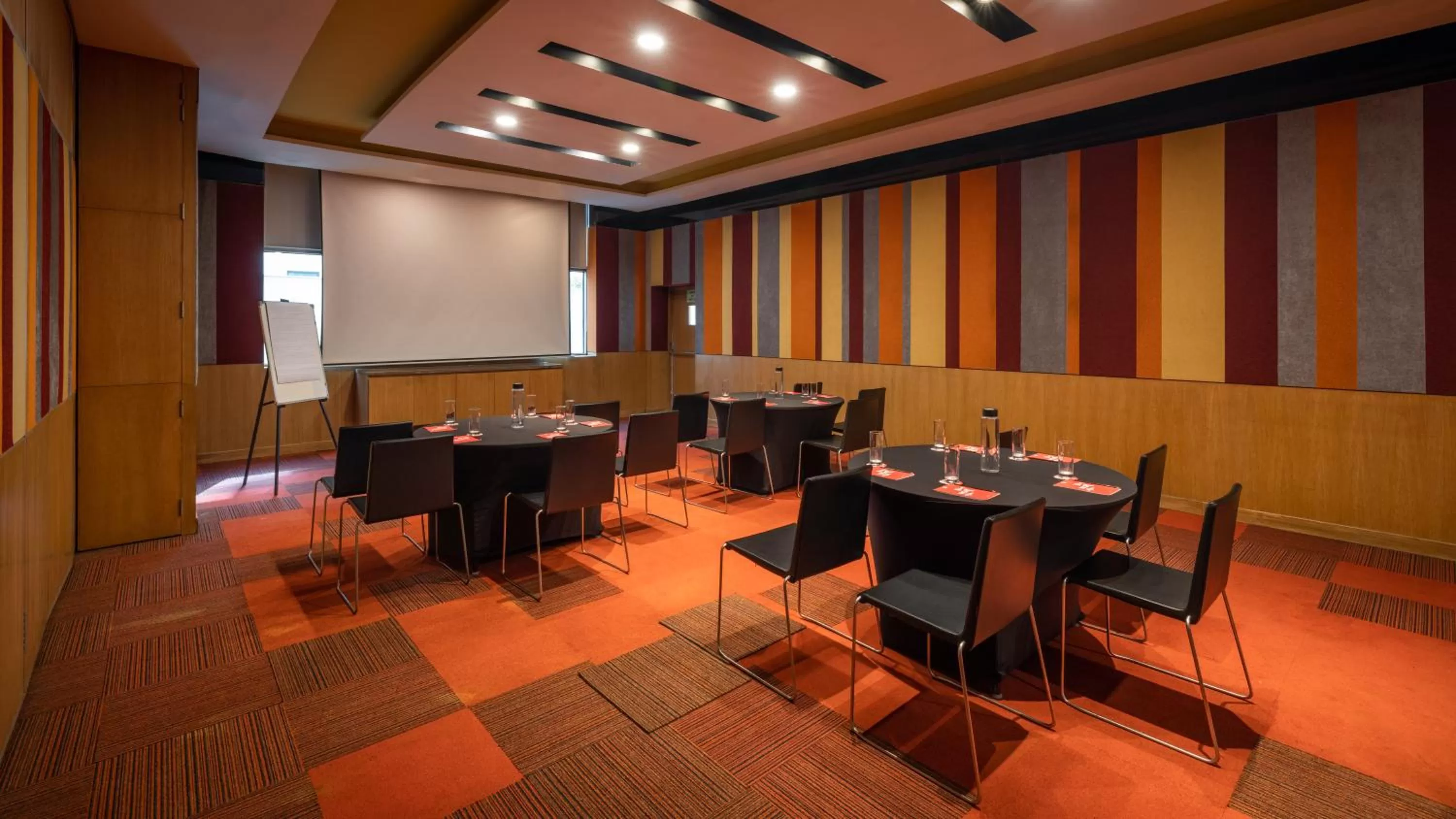 Meeting/conference room in ibis New Delhi Aerocity - An Accor Brand