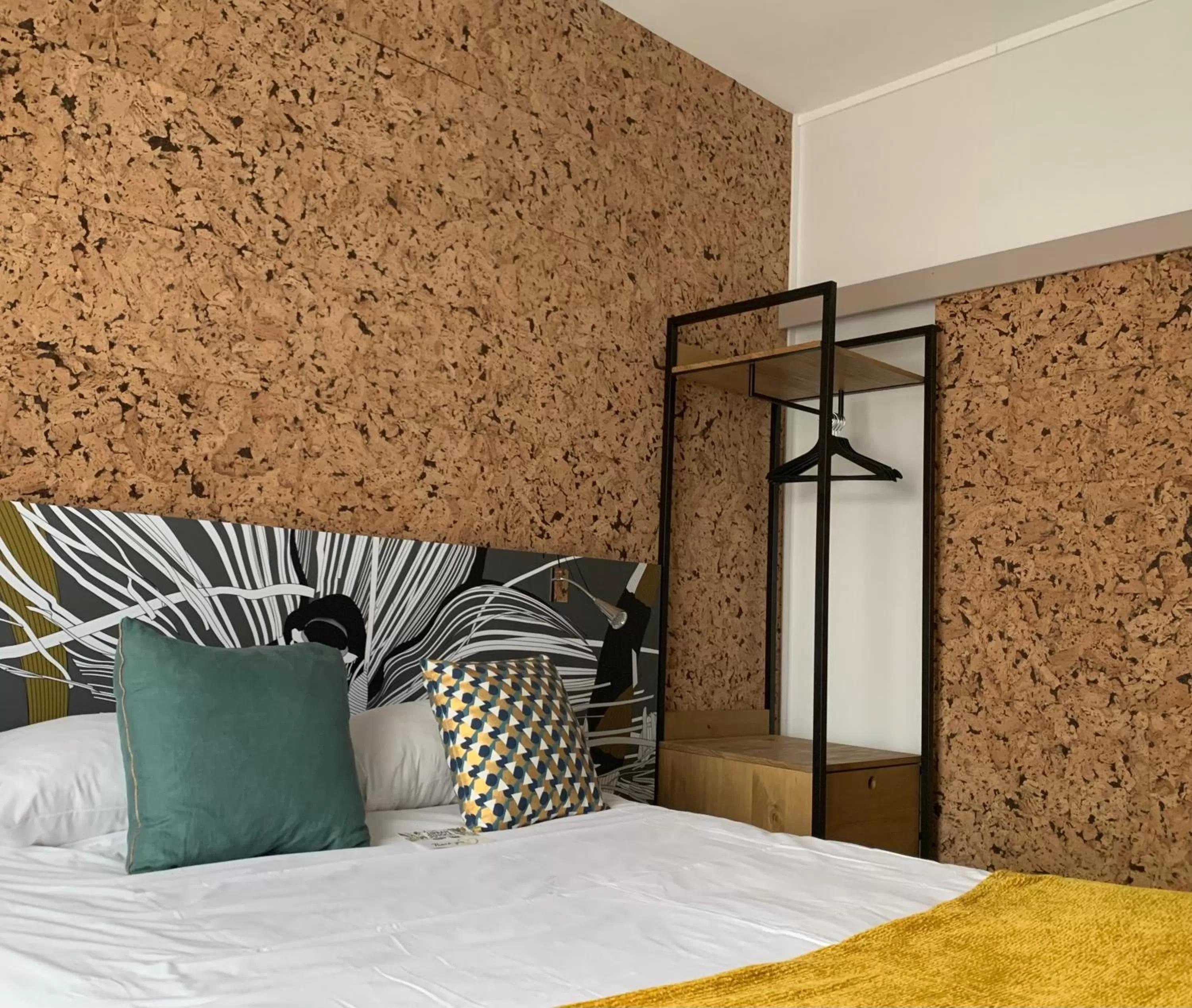 Bedroom, Bed in Urban Jungle Hôtel Orleans