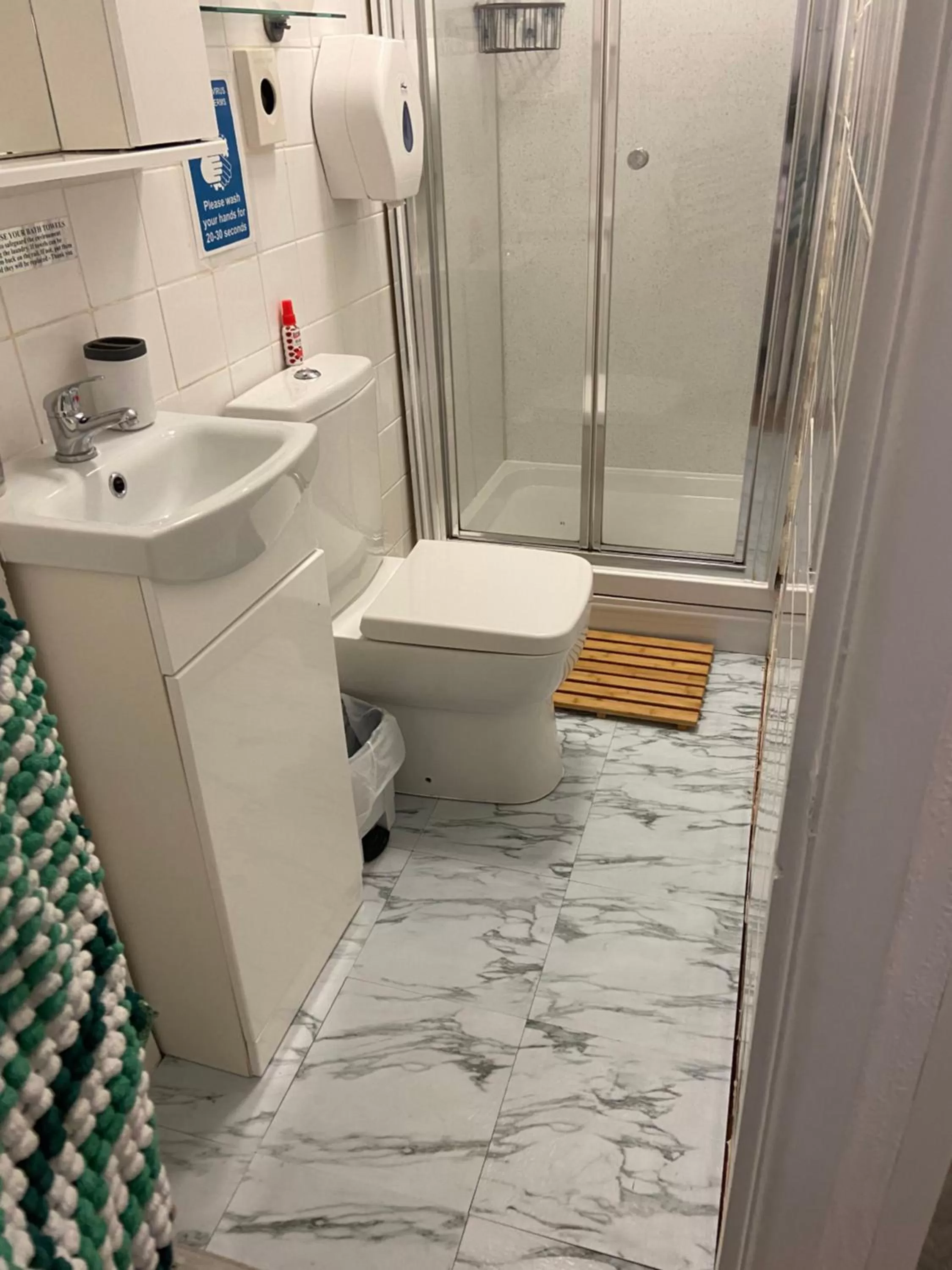 Quadruple Room - single occupancy in Aquarius B&B