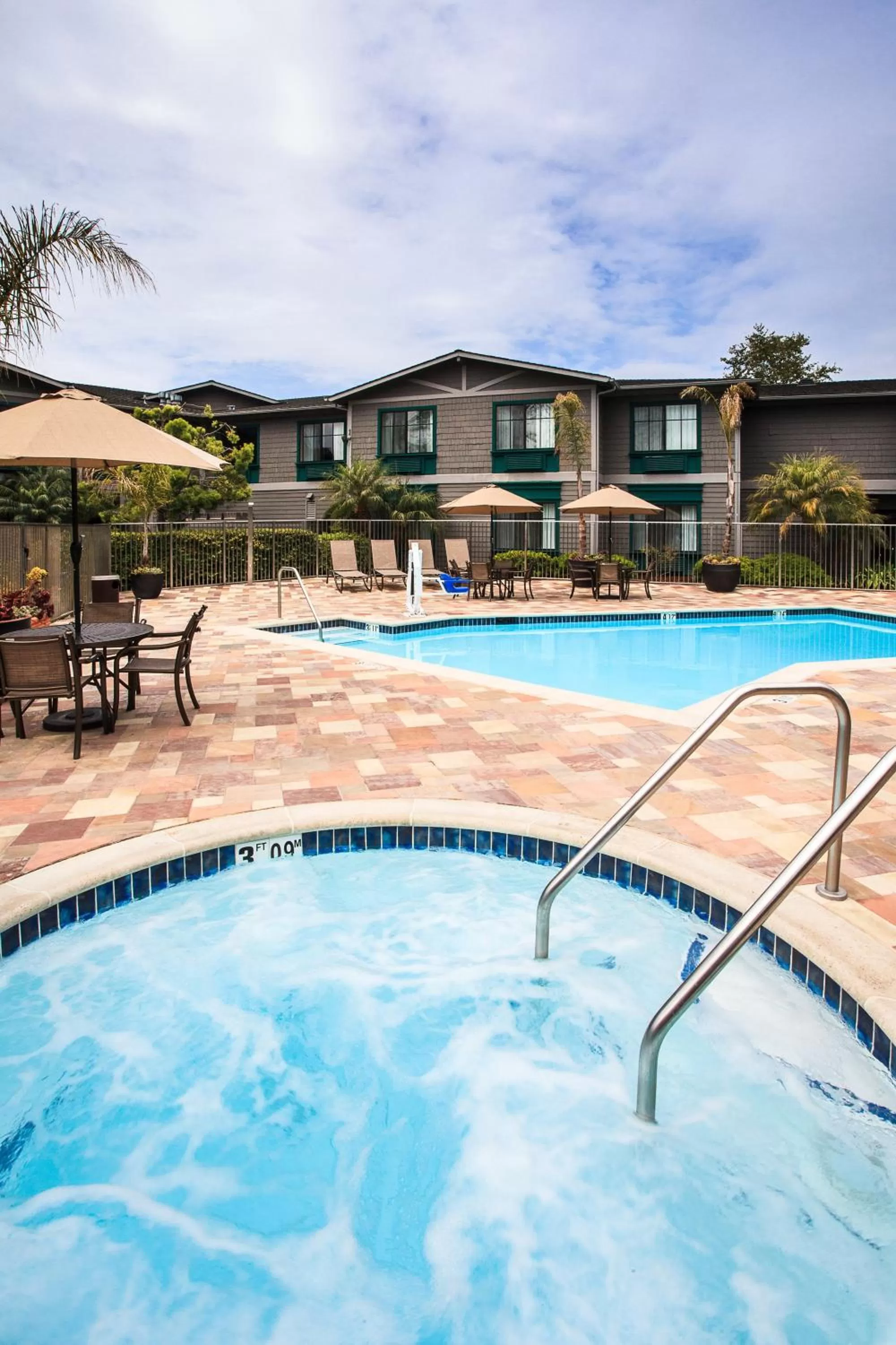 Swimming pool in Holiday Inn Express & Suites Carpinteria by IHG