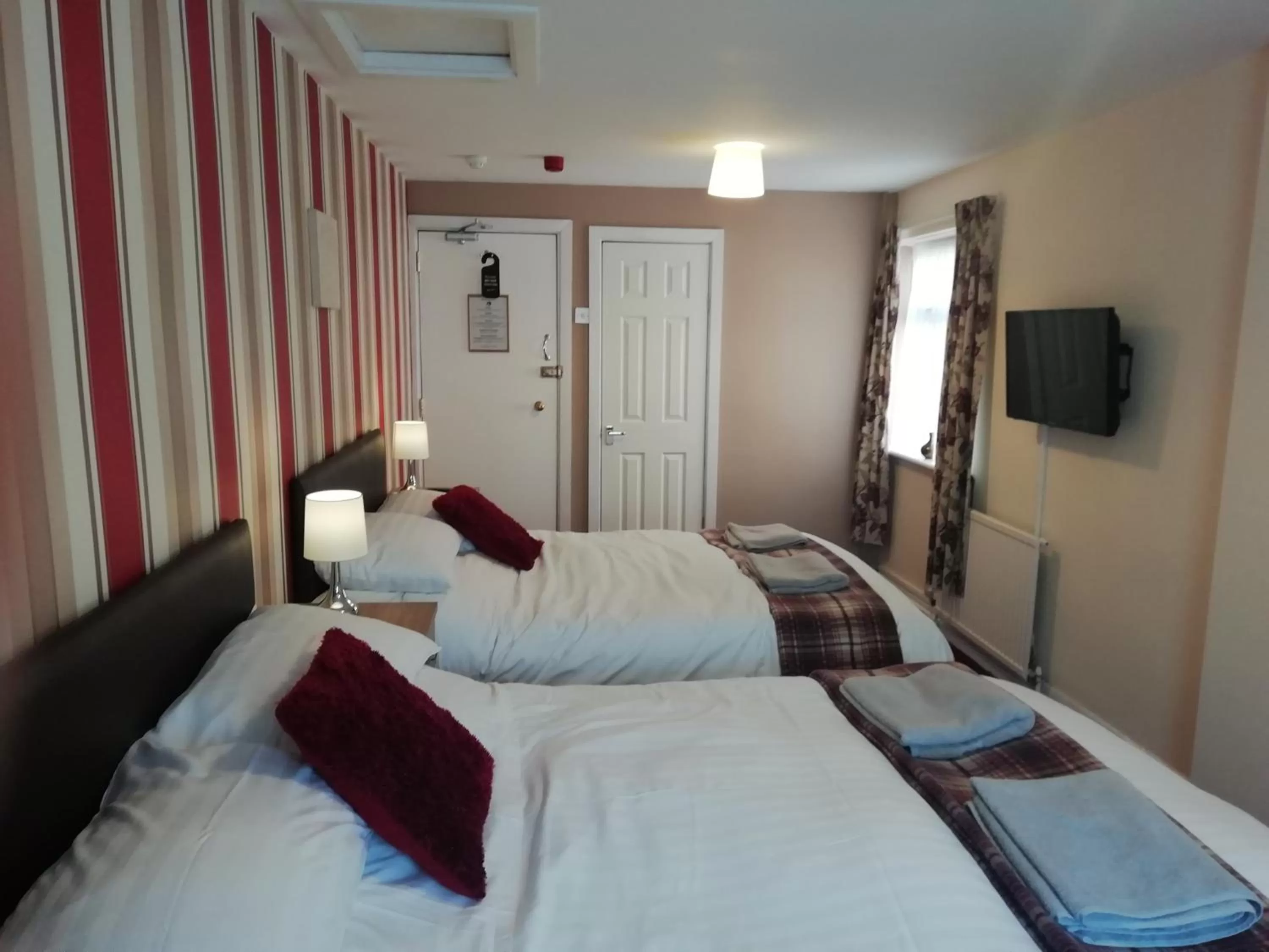 Bedroom, Bed in Shirley Heights Hotel