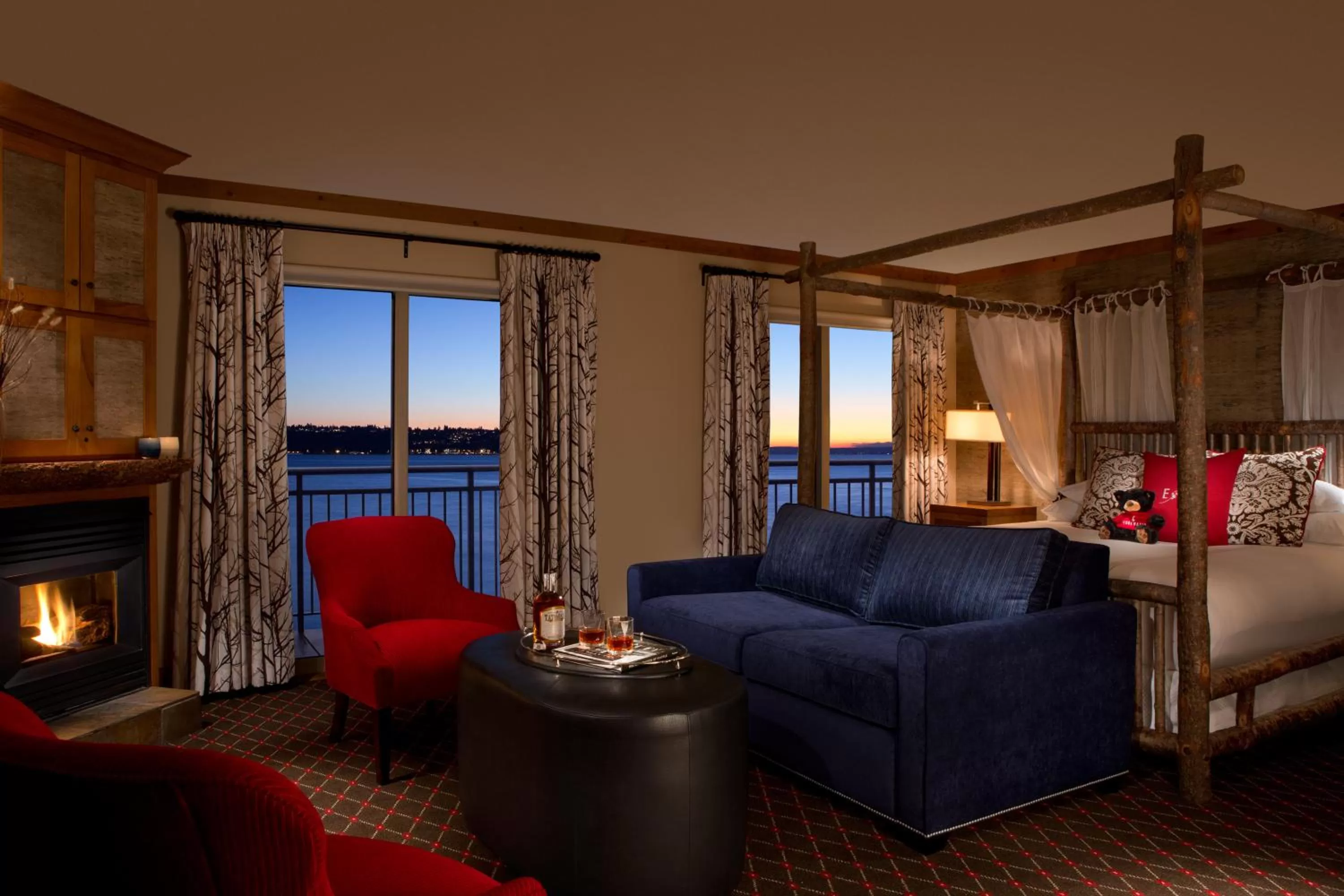 Bed in The Edgewater, a Noble House Hotel