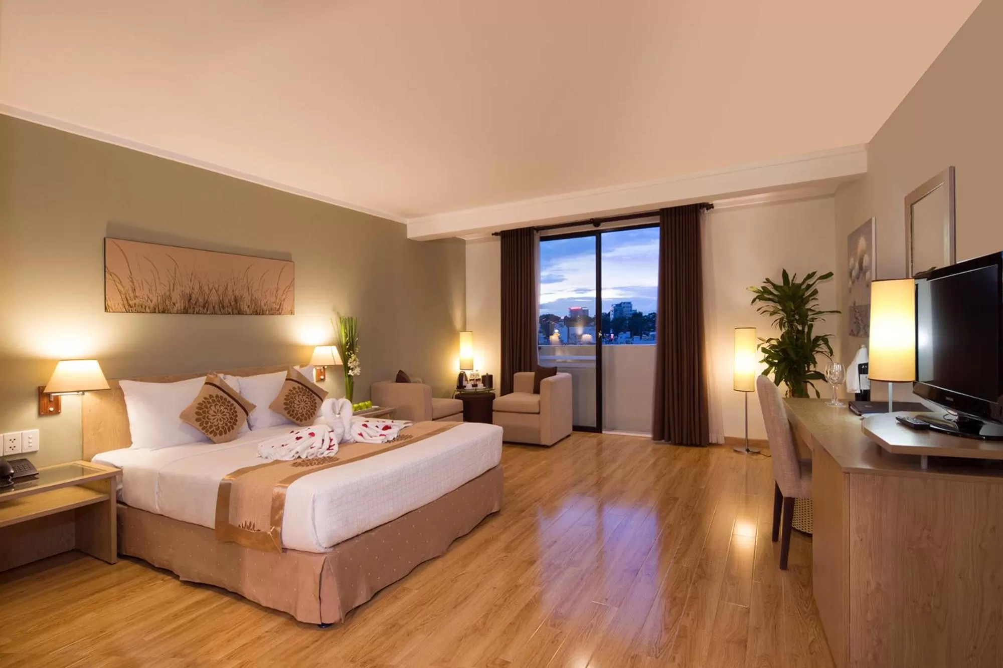 Bedroom, Bed in Vien Dong Hotel - Near Bui Vien Walking Street