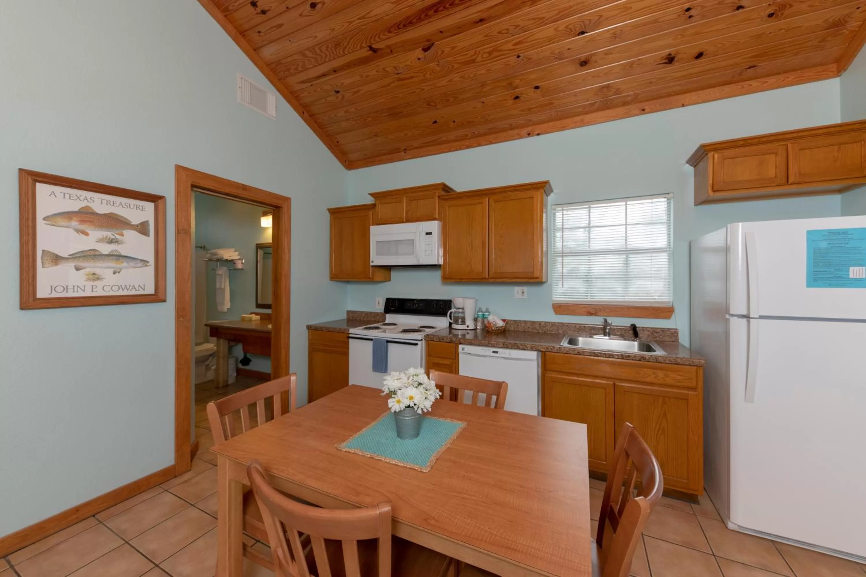 Bathroom in D&R Pelican Bay Resort