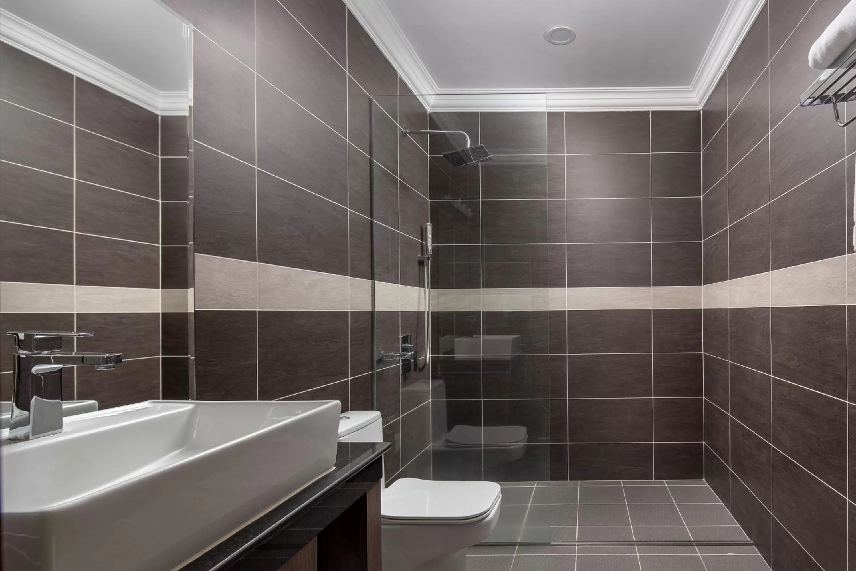 Shower in HM Grand Central Hotel