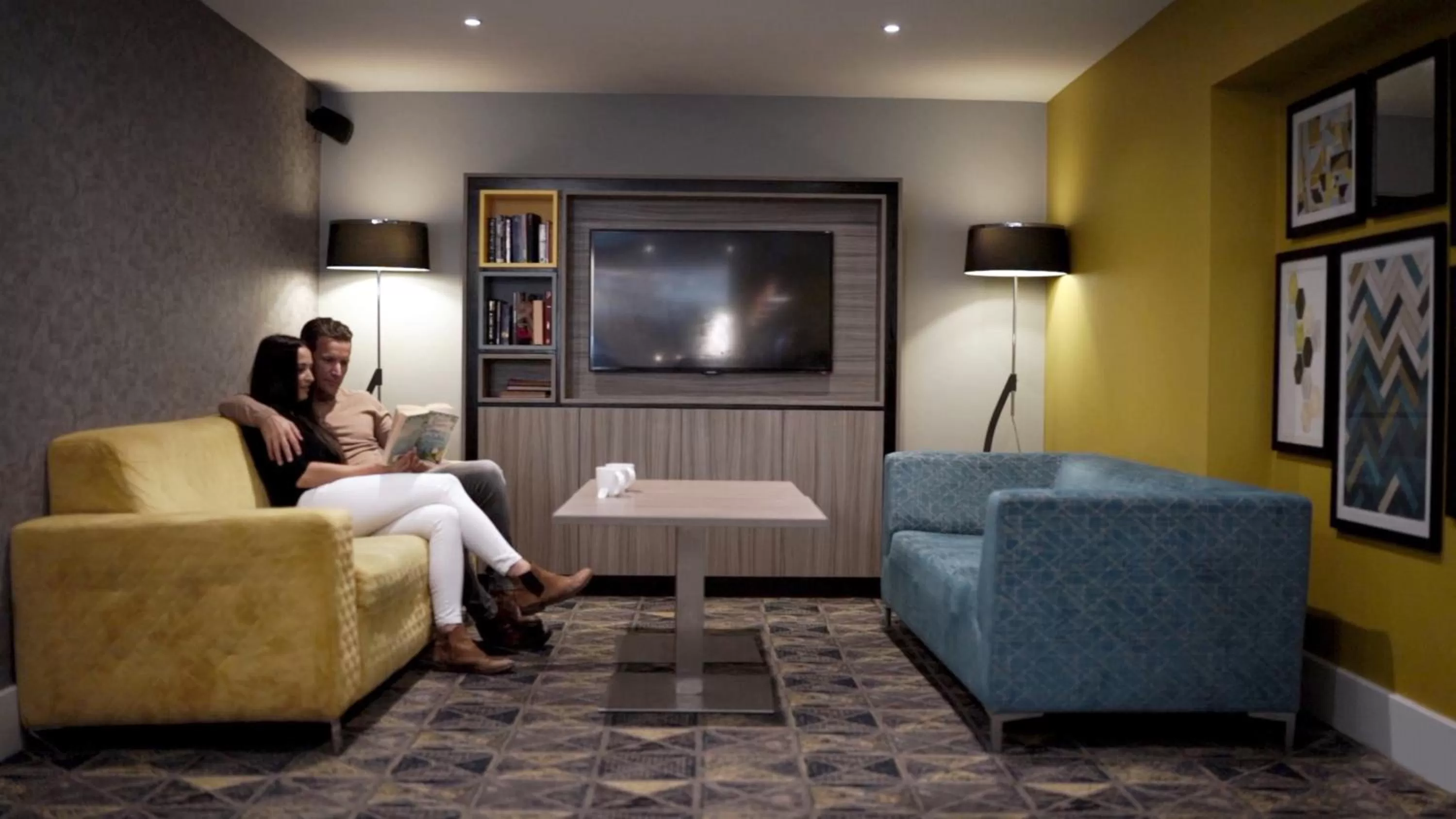 Lounge or bar in Holiday Inn Newcastle Gosforth Park by IHG