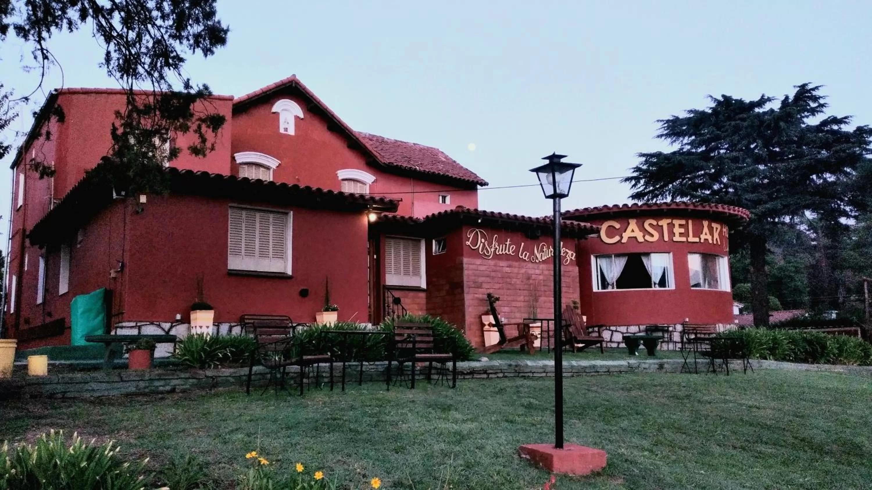 Garden view in Castelar - Hotel & Apart