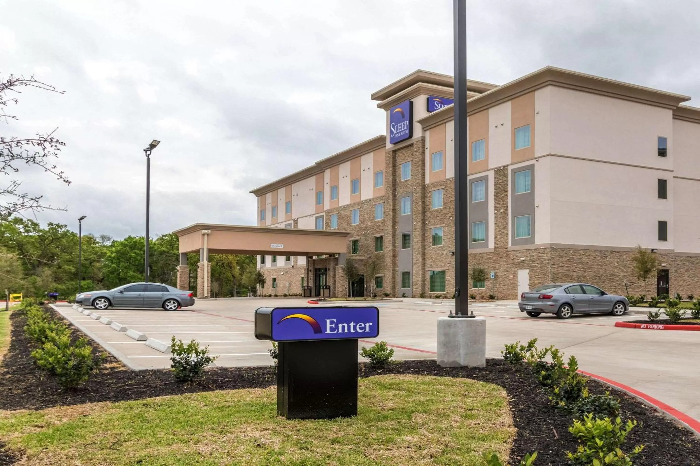 Property building in Sleep Inn & Suites College Station near University