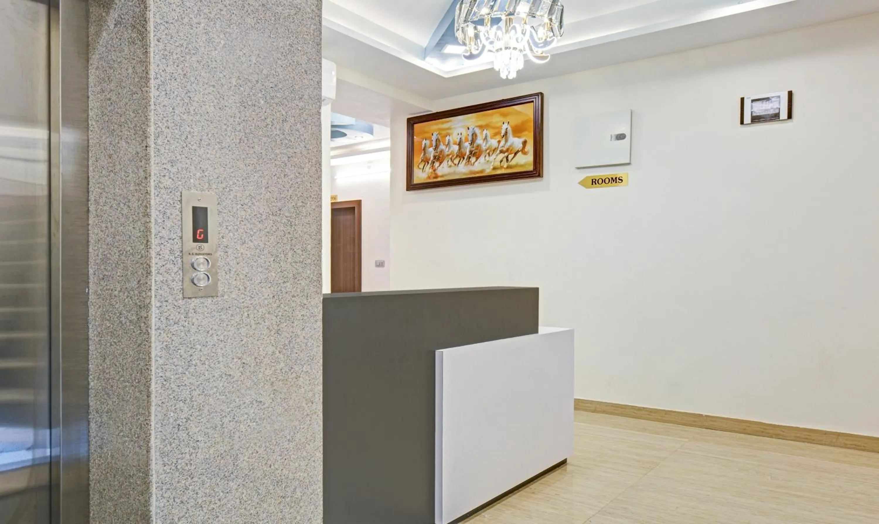 elevator in Treebo Paras Raj Near City Palace