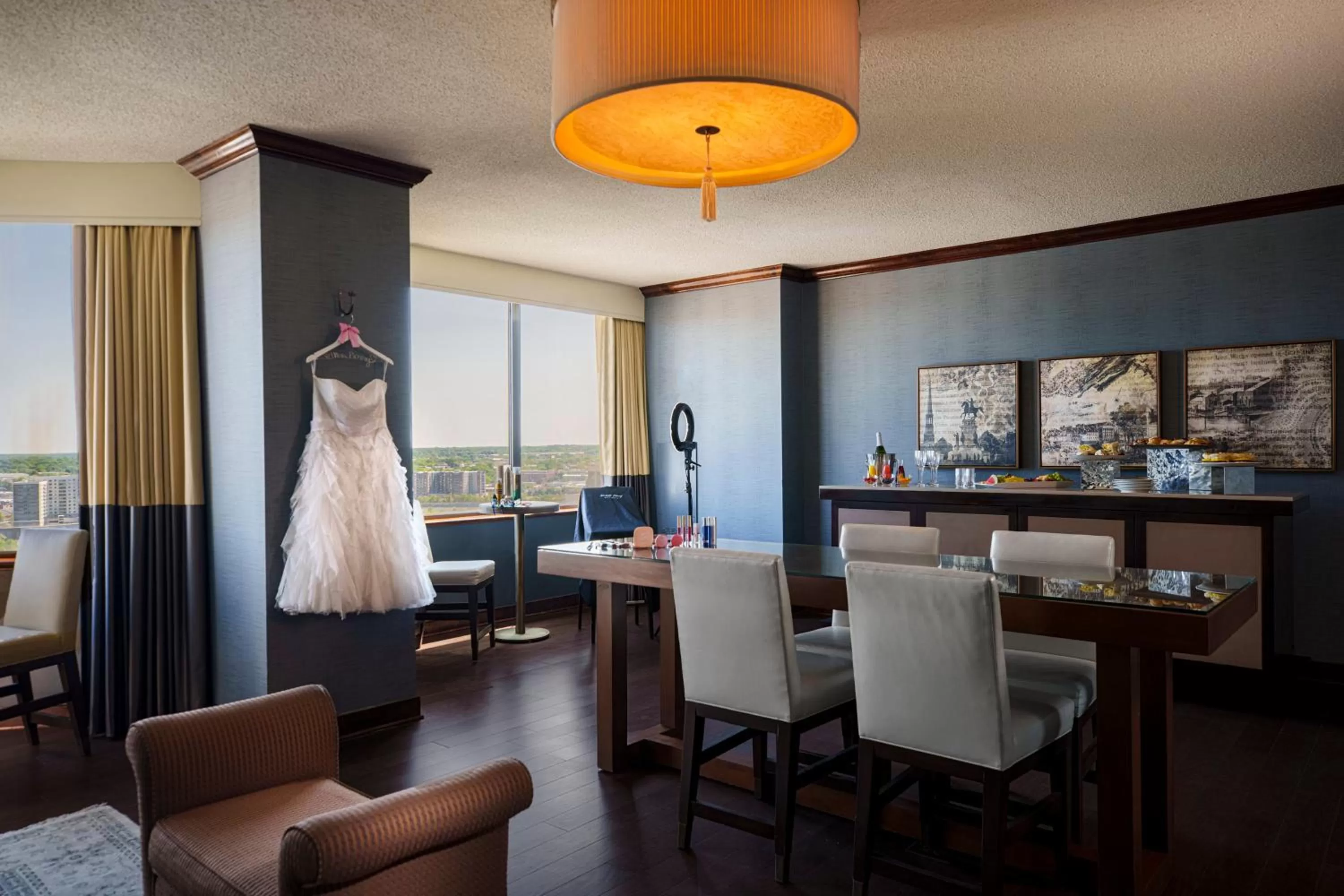 Photo of the whole room in Omni Richmond Hotel