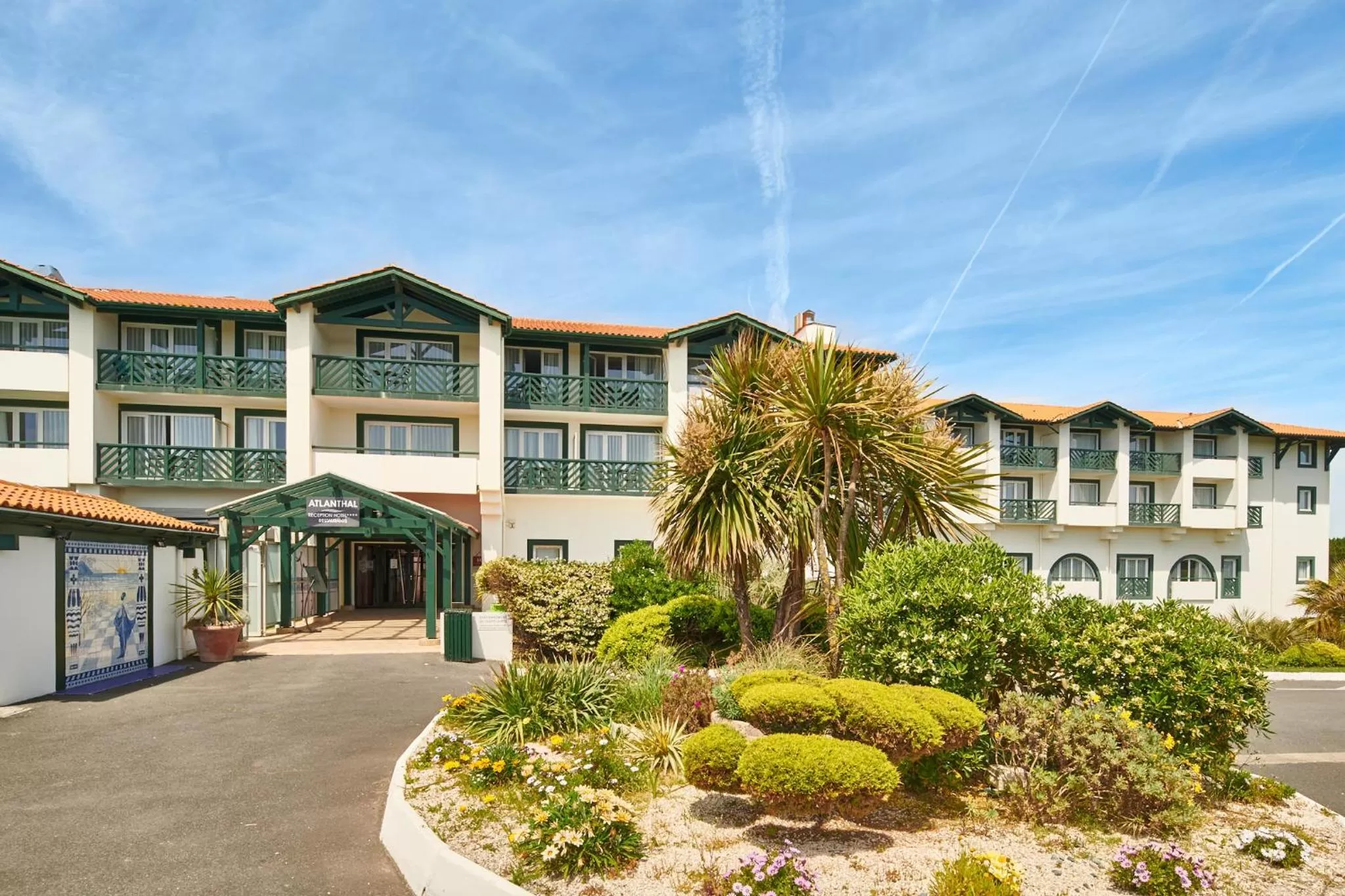 Property building in Atlanthal