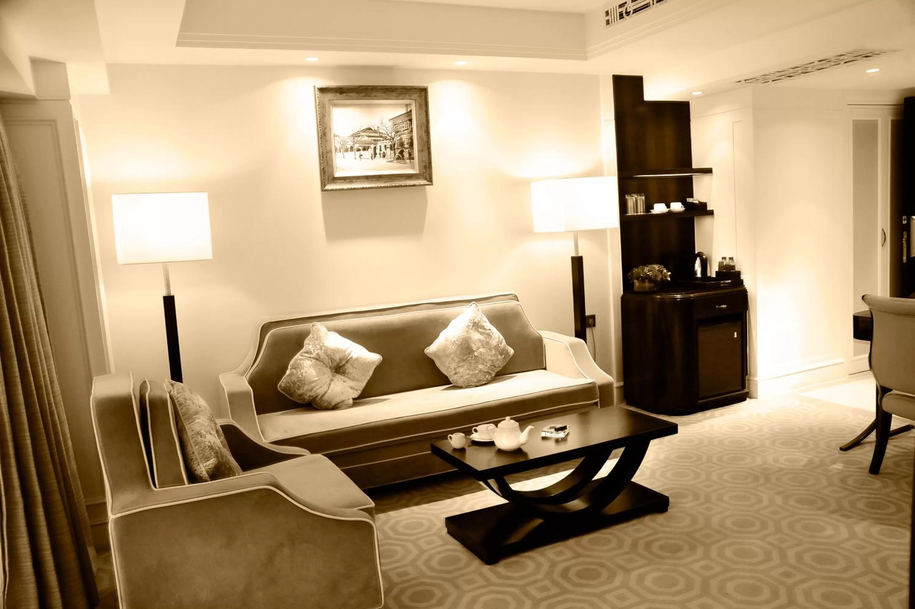 Living room in Paramount Gallery Hotel